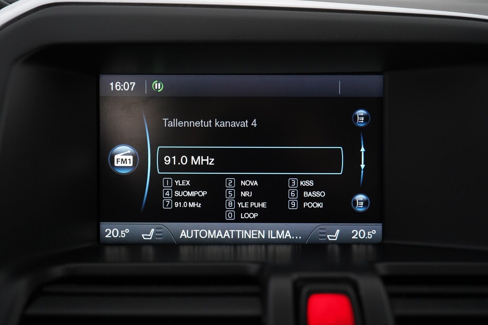 Volvo XC60 2014 D4 AWD Summum aut - Webasto / Vakkari / Koukku / Nahat / Digimittaristo