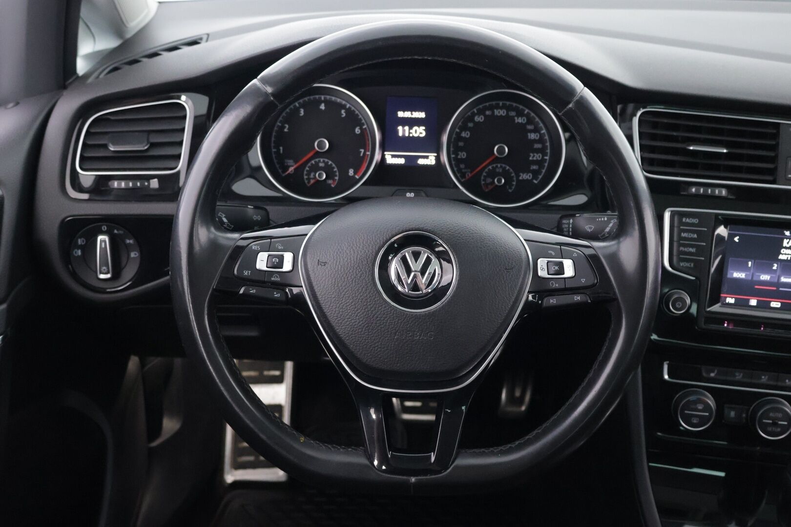 Volkswagen Golf 2013 Highline 1,4 TSI 103 kW (140 hv) ACT BlueMotion Technology DSG-automaatti - Webasto | Adapt.Vakkari | Kattoluukku | Peruutuskamera | Bi-Xenon | Vetokoukku | Hieronta | KeylessGo | Supervarusteet!