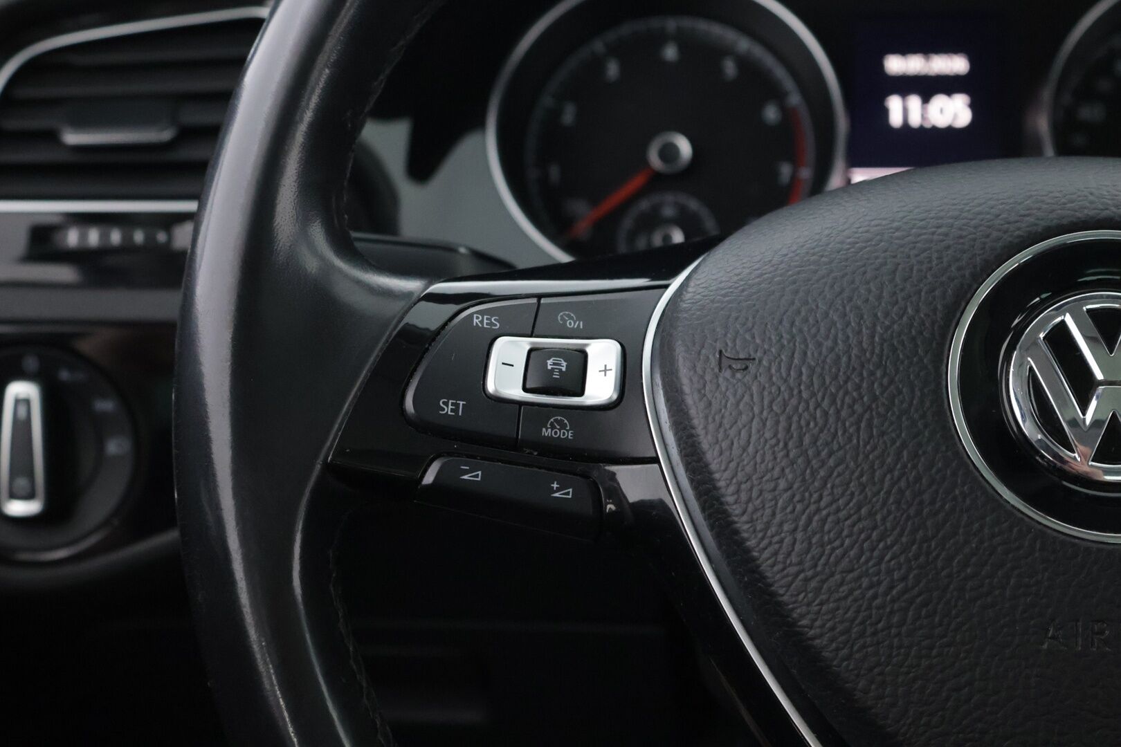 Volkswagen Golf 2013 Highline 1,4 TSI 103 kW (140 hv) ACT BlueMotion Technology DSG-automaatti - Webasto | Adapt.Vakkari | Kattoluukku | Peruutuskamera | Bi-Xenon | Vetokoukku | Hieronta | KeylessGo | Supervarusteet!