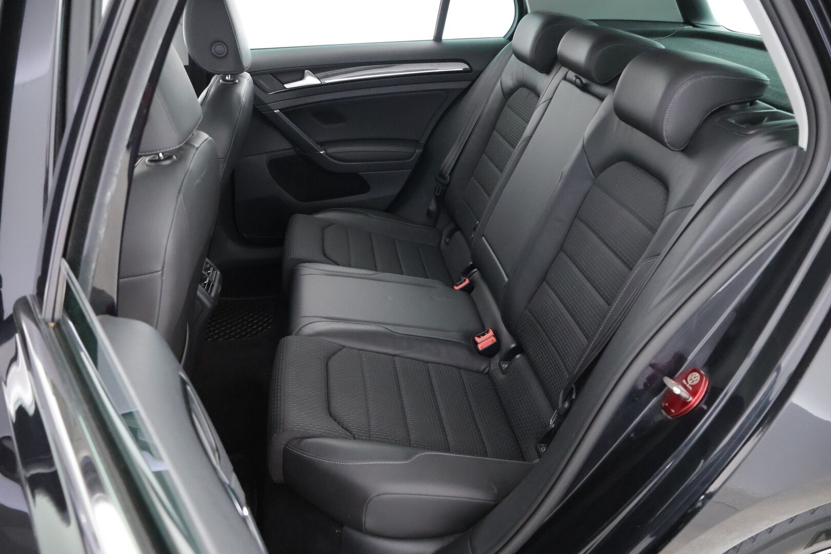 Volkswagen Golf 2013 Highline 1,4 TSI 103 kW (140 hv) ACT BlueMotion Technology DSG-automaatti - Webasto | Adapt.Vakkari | Kattoluukku | Peruutuskamera | Bi-Xenon | Vetokoukku | Hieronta | KeylessGo | Supervarusteet!