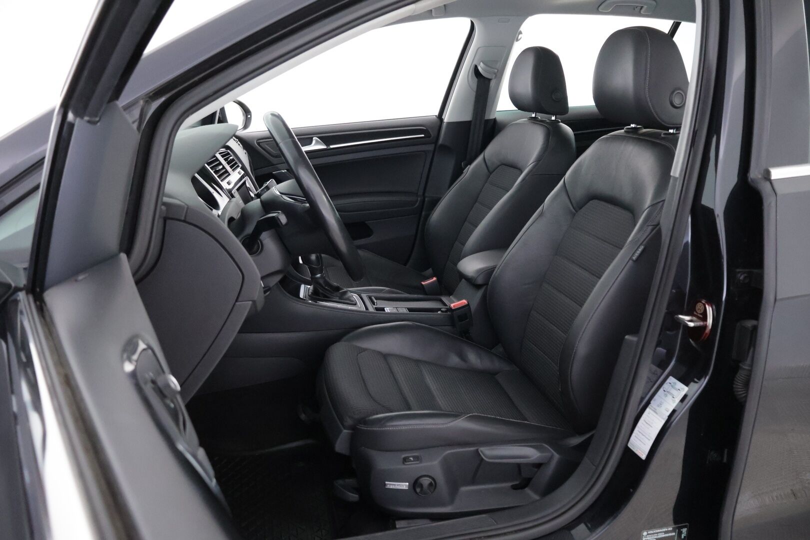 Volkswagen Golf 2013 Highline 1,4 TSI 103 kW (140 hv) ACT BlueMotion Technology DSG-automaatti - Webasto | Adapt.Vakkari | Kattoluukku | Peruutuskamera | Bi-Xenon | Vetokoukku | Hieronta | KeylessGo | Supervarusteet!