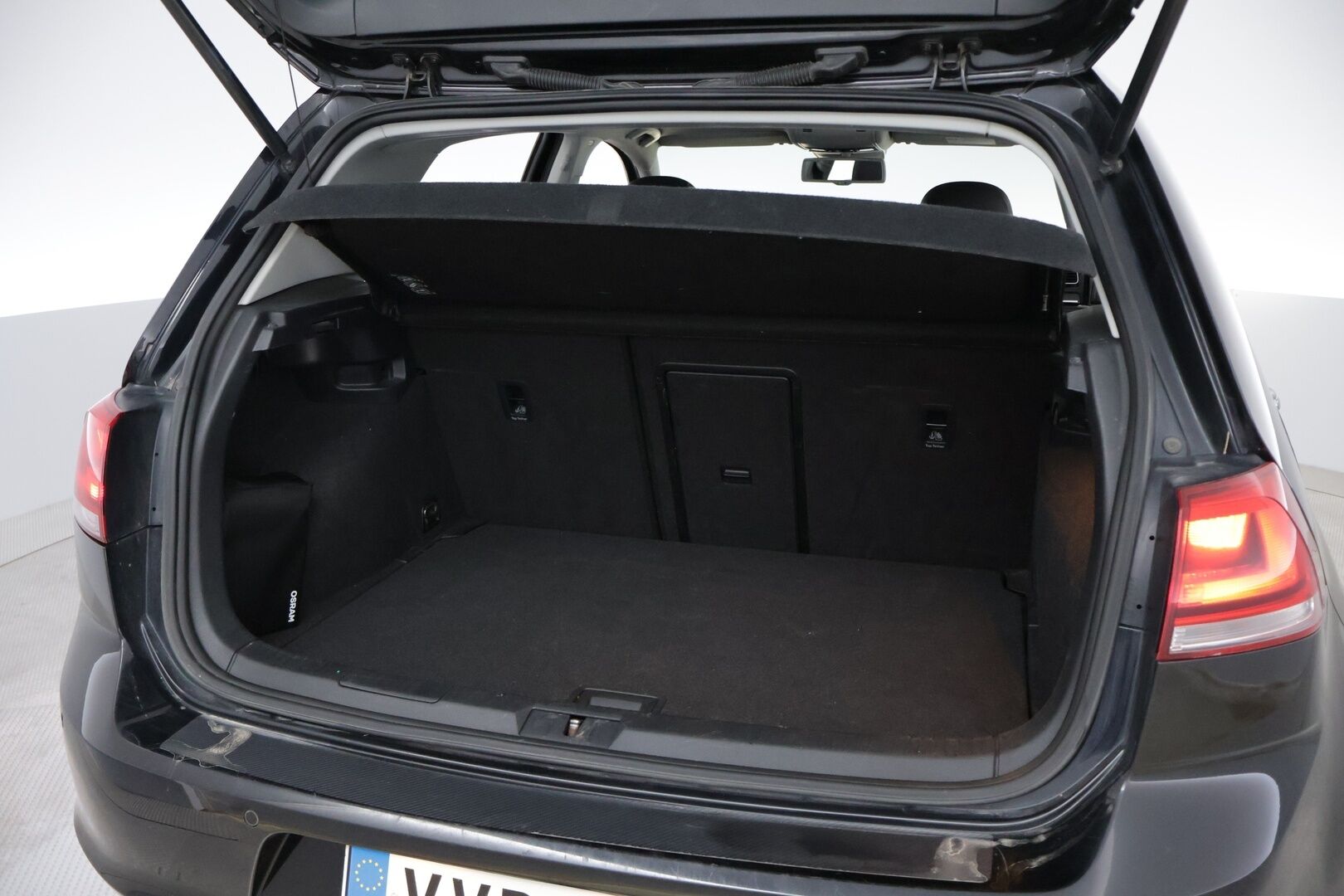 Volkswagen Golf 2013 Highline 1,4 TSI 103 kW (140 hv) ACT BlueMotion Technology DSG-automaatti - Webasto | Adapt.Vakkari | Kattoluukku | Peruutuskamera | Bi-Xenon | Vetokoukku | Hieronta | KeylessGo | Supervarusteet!