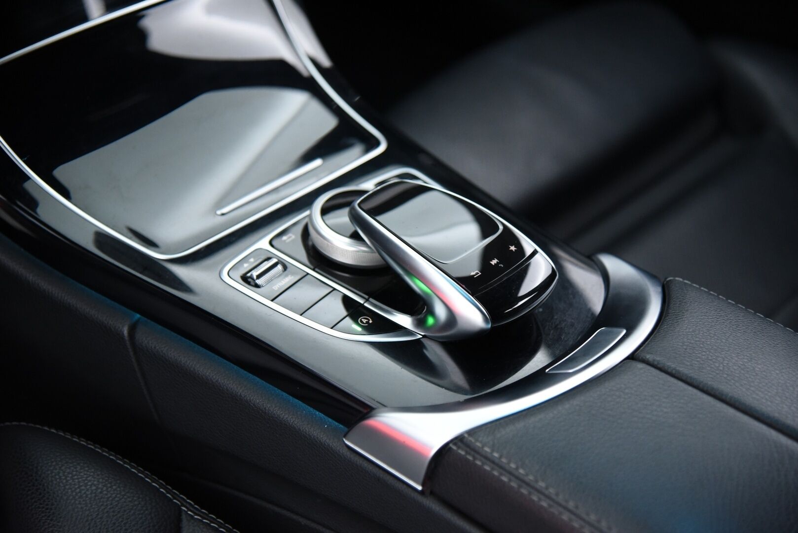 Mercedes-Benz C 2018 250 d T A Premium Business AMG / IHC+ / Nahkasisusta / Muistipenkit / 360° / Ambient / - Harvinainen ja Tehokas 204hv malli! - HULLUT VÄLIPÄIVÄT KORKOTARJOUS 2,49%