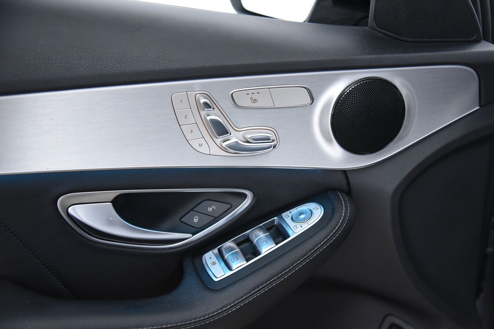 Mercedes-Benz C 2018 250 d T A Premium Business AMG / IHC+ / Nahkasisusta / Muistipenkit / 360° / Ambient / - Harvinainen ja Tehokas 204hv malli! - HULLUT VÄLIPÄIVÄT KORKOTARJOUS 2,49%