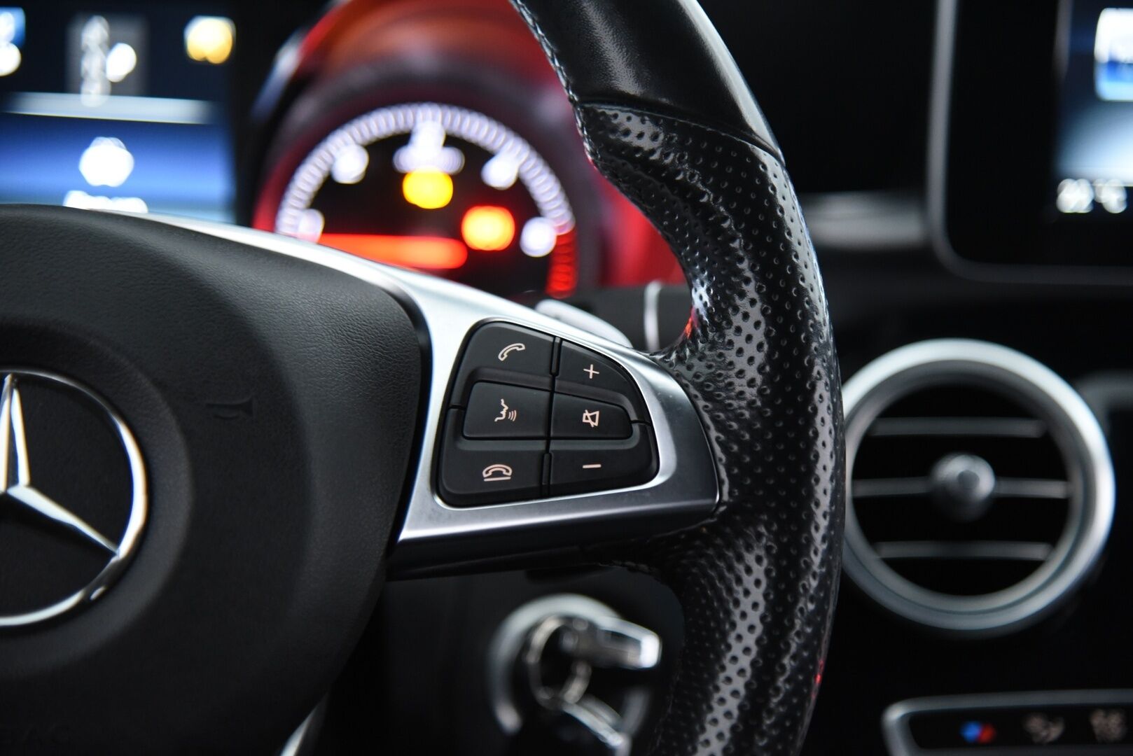 Mercedes-Benz C 2018 250 d T A Premium Business AMG / IHC+ / Nahkasisusta / Muistipenkit / 360° / Ambient / - Harvinainen ja Tehokas 204hv malli! - HULLUT VÄLIPÄIVÄT KORKOTARJOUS 2,49%