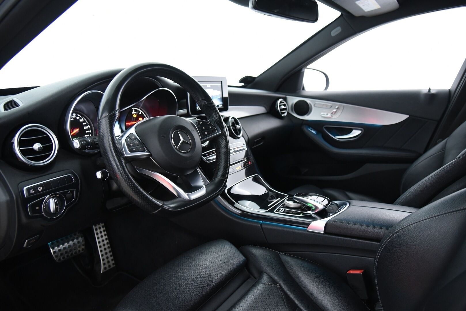 Mercedes-Benz C 2018 250 d T A Premium Business AMG / IHC+ / Nahkasisusta / Muistipenkit / 360° / Ambient / - Harvinainen ja Tehokas 204hv malli! - HULLUT VÄLIPÄIVÄT KORKOTARJOUS 2,49%