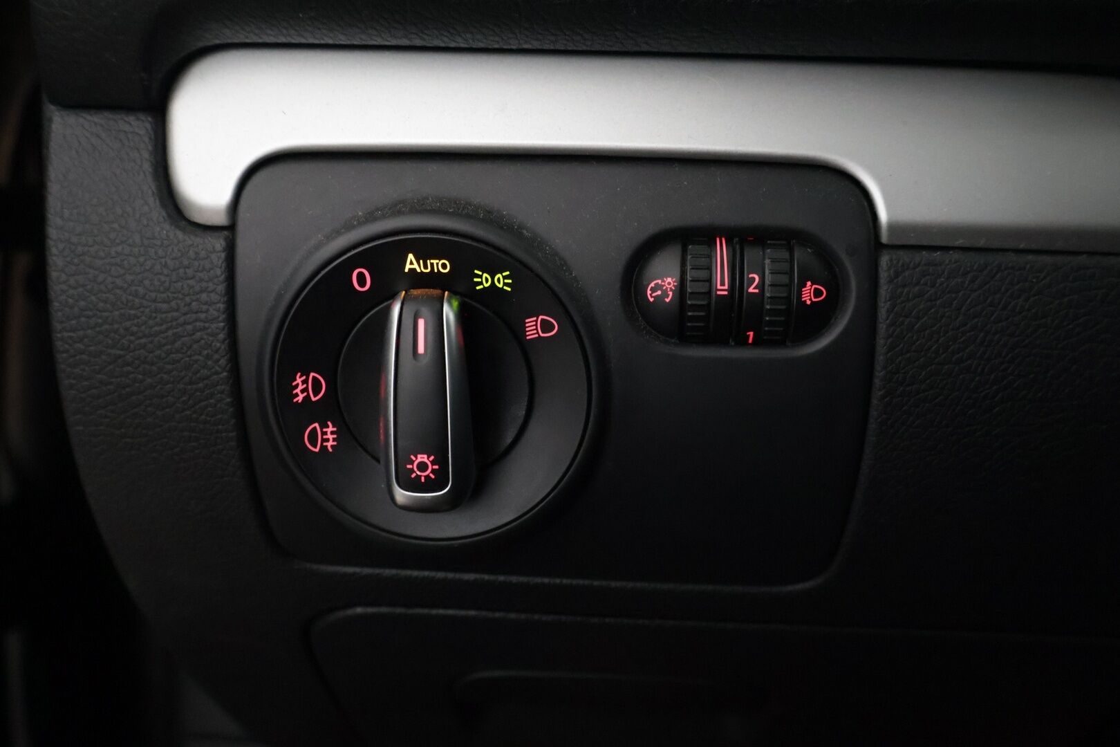 Volkswagen Golf 2010 Variant Highline 1,6 TDI 77 kW (105 hv) BlueMotion Technology DSG-automaatti *YritysOutlet - Myydään vain yrityksille* - *YritysOutlet - Myydään vain yrityksille*