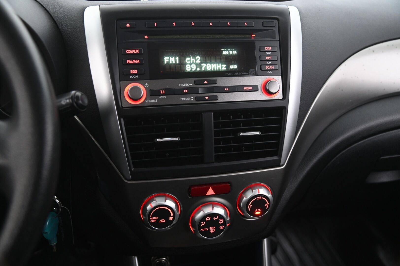 Subaru Forester 2010 2,0 X BR AT - Vakkari | Koukku | Lohko + sisäpistoke | 2x renkaat aluvanteilla