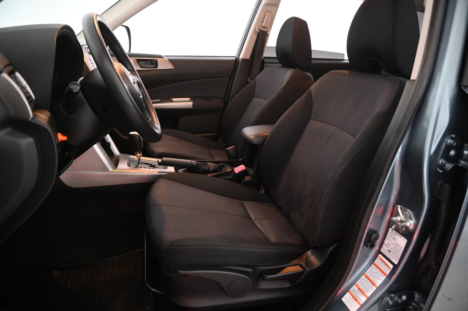 Subaru Forester 2010 2,0 X BR AT - Vakkari | Koukku | Lohko + sisäpistoke | 2x renkaat aluvanteilla