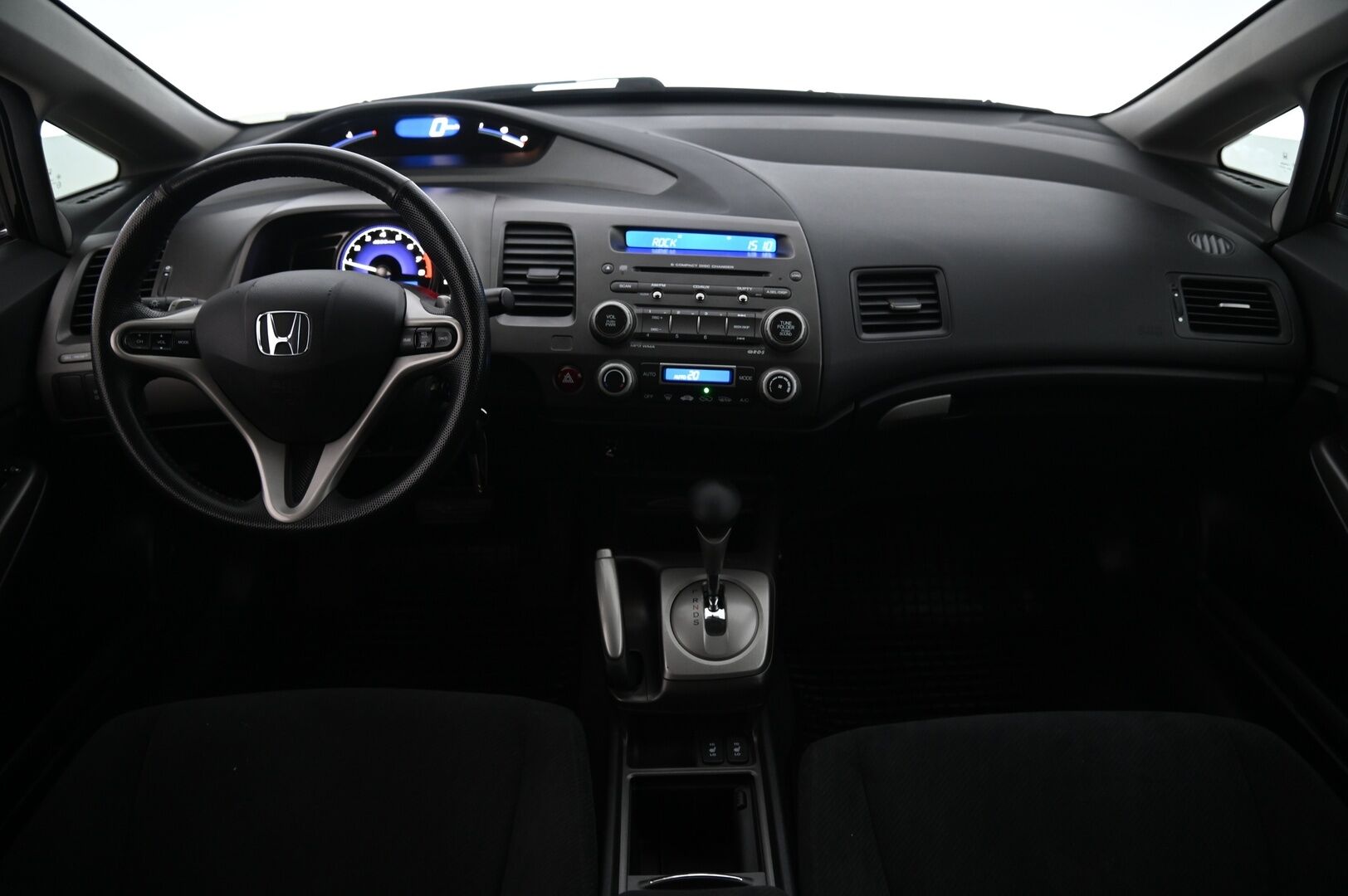 Honda Civic 2010 4D 1,8i Executive AT Business *Vakkari / Koukku / Lohko / Suomiauto* - Juuri huollettu / 2x renkaat aluilla 