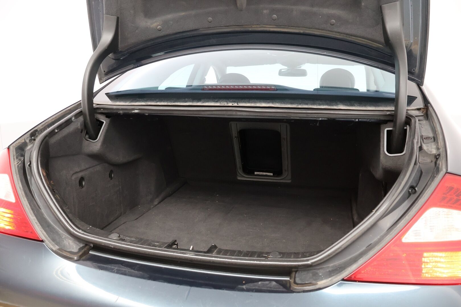 Mercedes-Benz CLS 2005 350 V6 Business A * - YritysOutlet - Myydään vain yrityksille - – Tämä auto myydään YritysOutlet -valikoimasta vain yritykselle