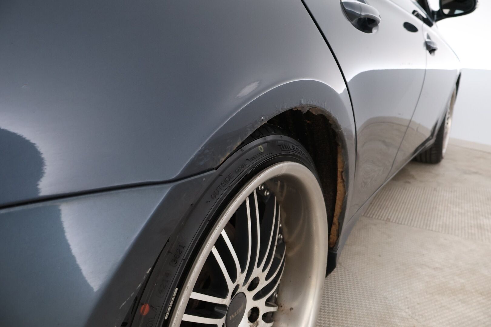Mercedes-Benz CLS 2005 350 V6 Business A * - YritysOutlet - Myydään vain yrityksille - – Tämä auto myydään YritysOutlet -valikoimasta vain yritykselle