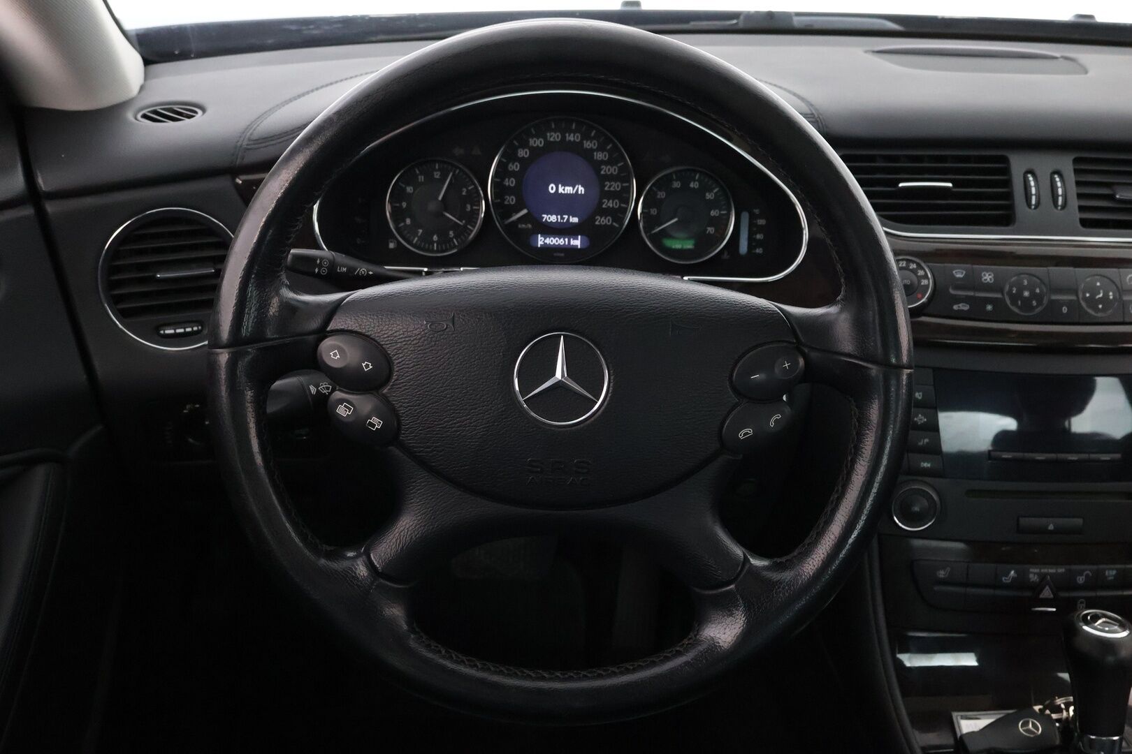 Mercedes-Benz CLS 2005 350 V6 Business A * - YritysOutlet - Myydään vain yrityksille - – Tämä auto myydään YritysOutlet -valikoimasta vain yritykselle