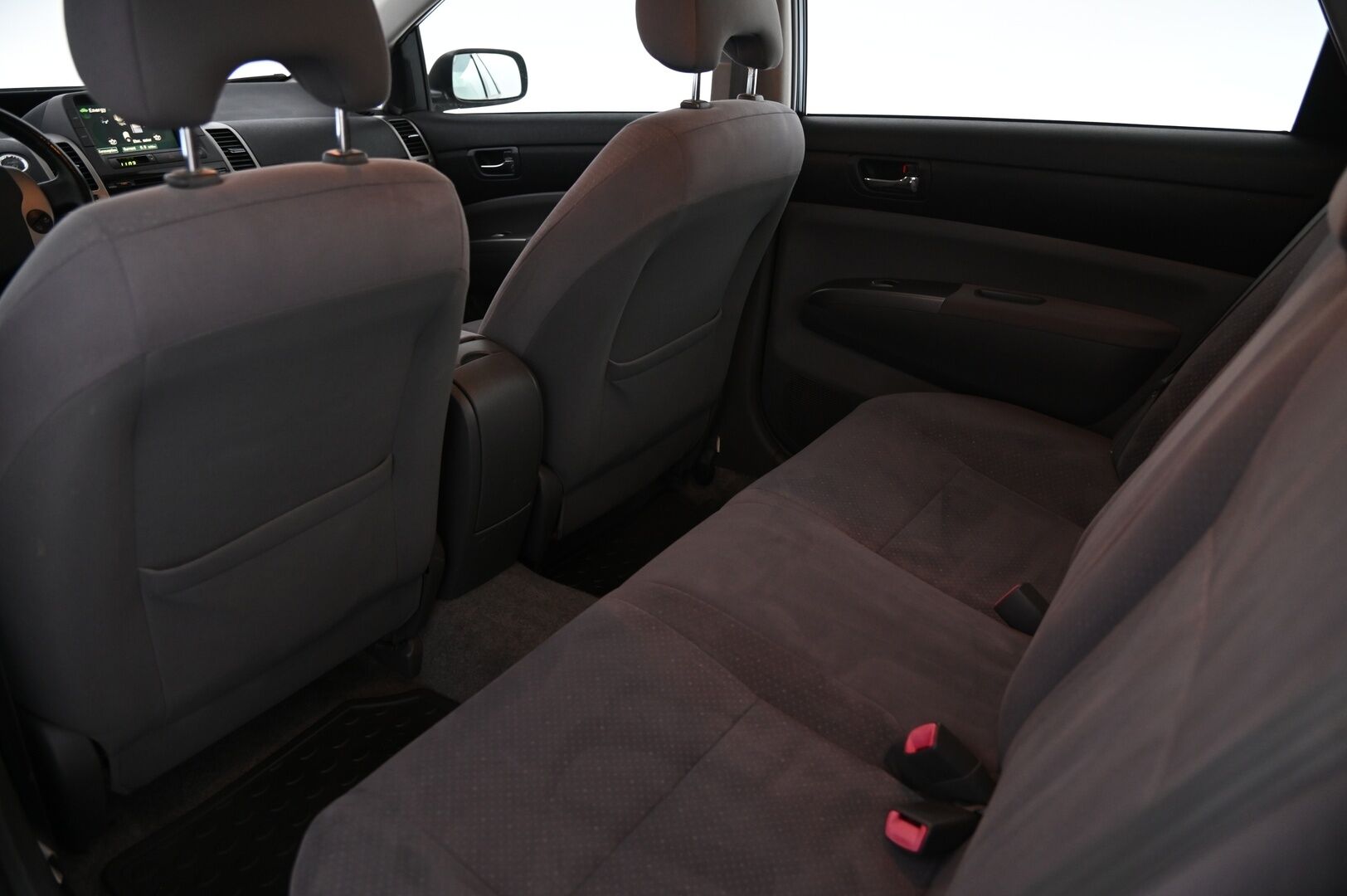 Toyota Prius 2007 1.5 Hybrid Liftback *Vakionopeudensäädin / Ilmastointi / Penkinlämmittimet* - 2x Renkaat / 2x avain / Lohkolämmitin sisätilan pistokkeella* 