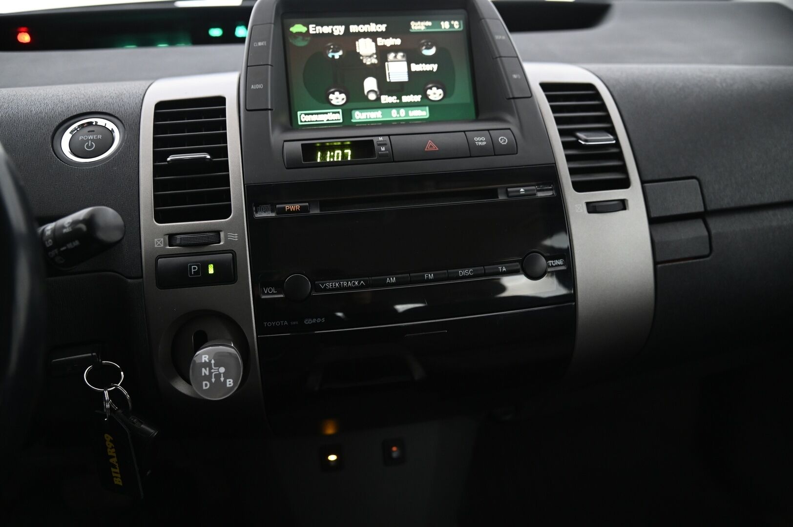 Toyota Prius 2007 1.5 Hybrid Liftback *Vakionopeudensäädin / Ilmastointi / Penkinlämmittimet* - 2x Renkaat / 2x avain / Lohkolämmitin sisätilan pistokkeella* 