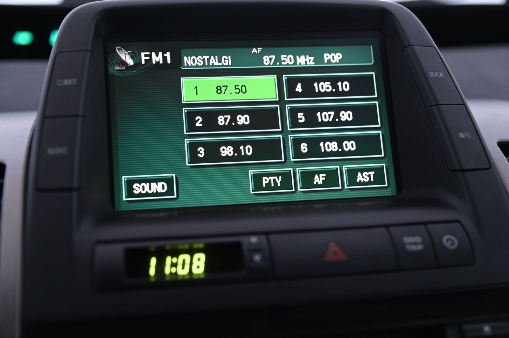 Toyota Prius 2007 1.5 Hybrid Liftback *Vakionopeudensäädin / Ilmastointi / Penkinlämmittimet* - 2x Renkaat / 2x avain / Lohkolämmitin sisätilan pistokkeella* 