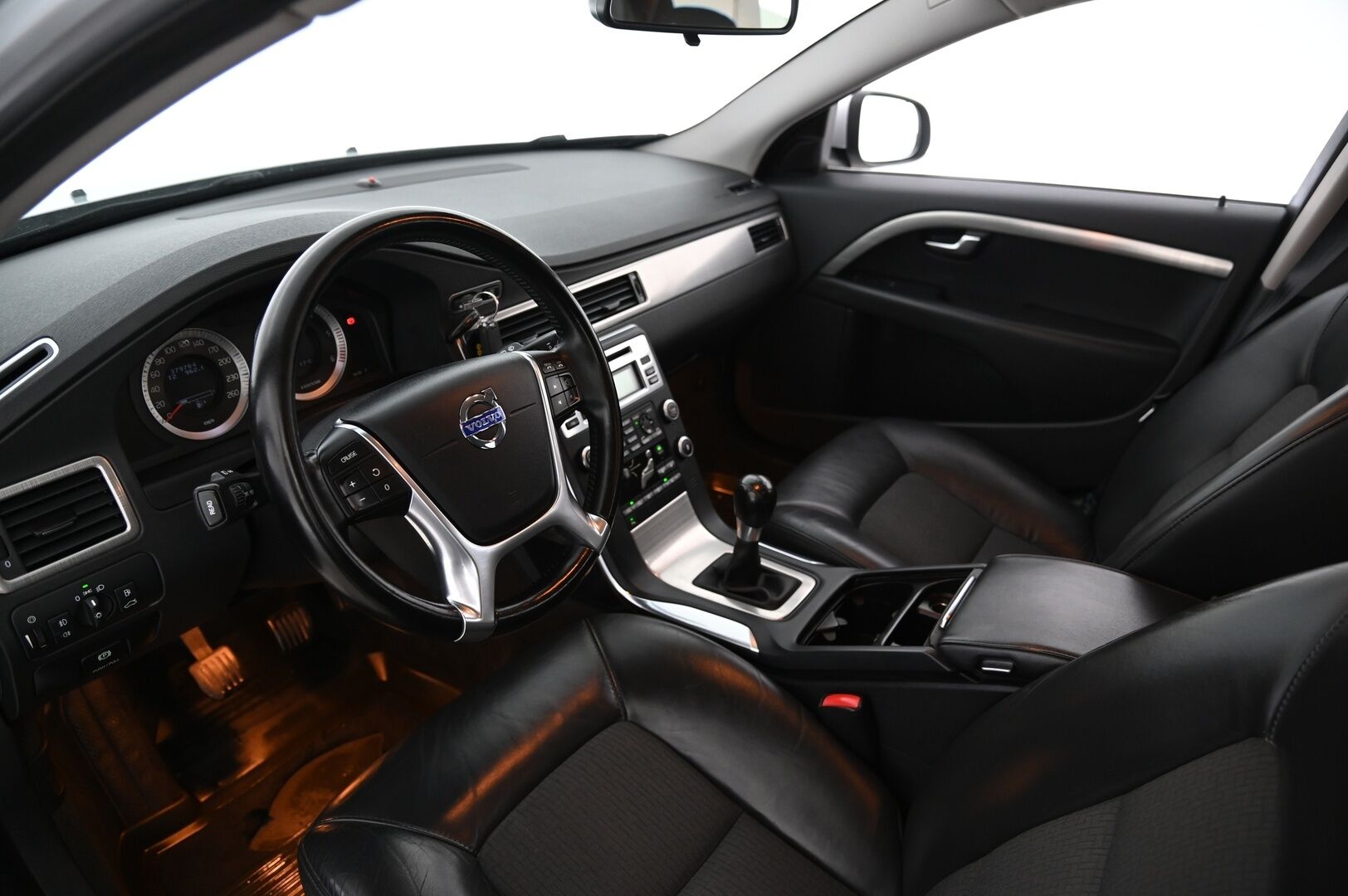 Volvo V70 2011 1,6D DRIVe Momentum Business **MYYDÄÄN HUUTOKAUPAT.COM** - **MYYDÄÄN HUUTOKAUPAT.COM**