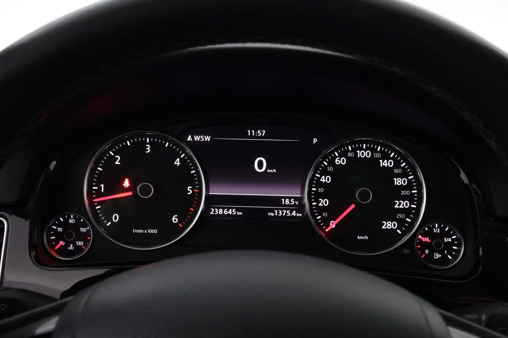 Volkswagen Touareg 2011 3,0 V6 TDI 176 kW (240 hv) 4XMOTION BlueMotion Technology Tiptronic-automaatti MYYDÄÄN HUUTOKAUPAT.COM! - MYYDÄÄN HUUTOKAUPAT.COM!