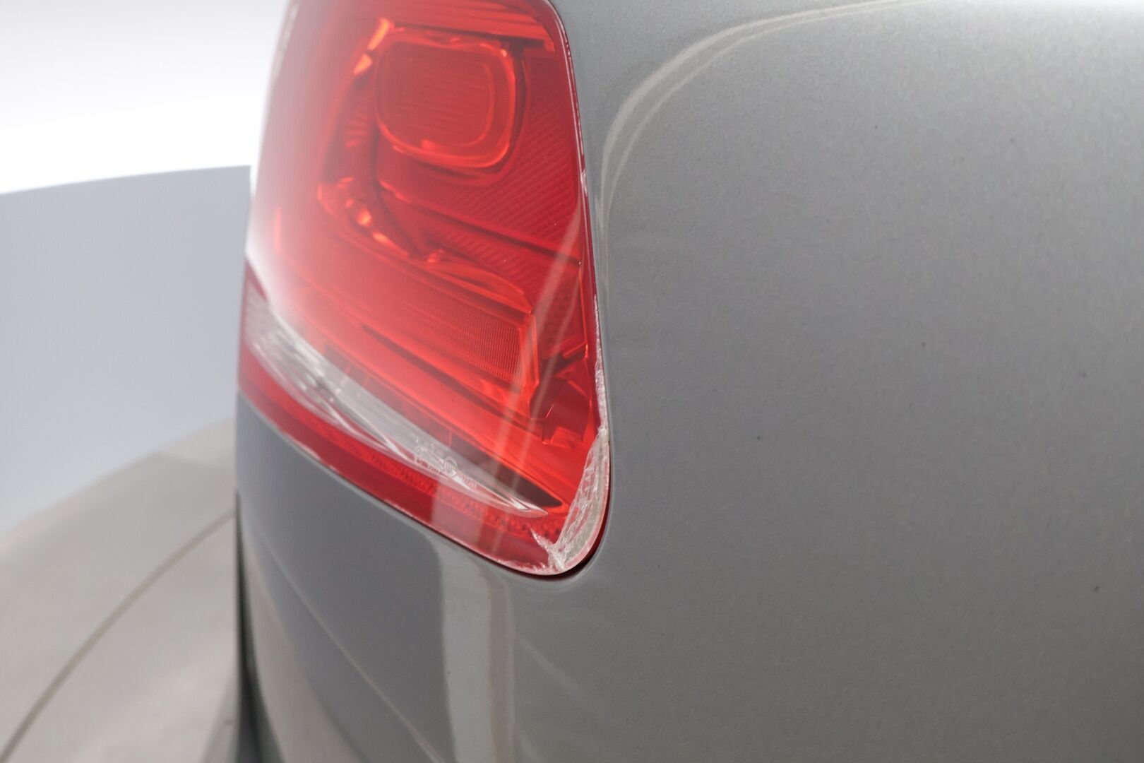 Volkswagen Touareg 2011 3,0 V6 TDI 176 kW (240 hv) 4XMOTION BlueMotion Technology Tiptronic-automaatti - YritysOutlet - Myydään vain yrityksille - Hyvät varusteet / Yritysasiakkaille myynnissä!