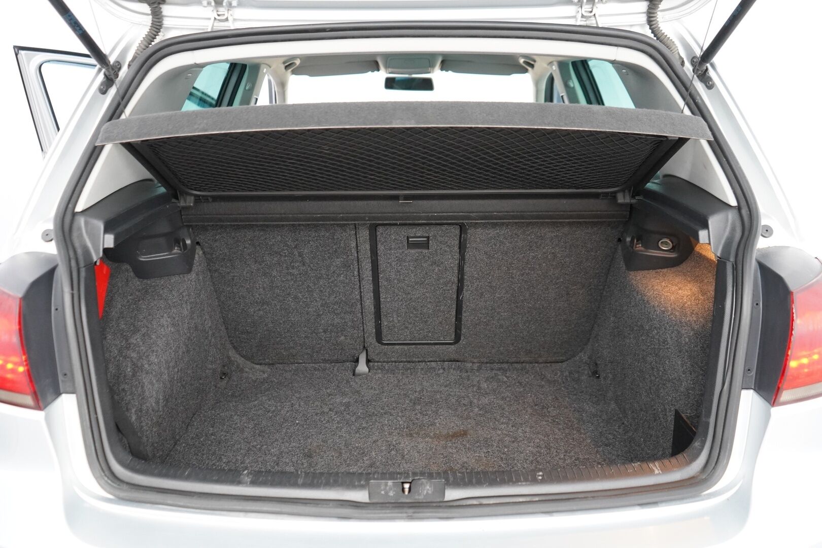 Volkswagen Golf 2011 2.0 TDI Highline 103kW (140hv) DSG aut. - Webasto | Kamera | Tutkat | Varkkari | Suomi-auto | Kahdet renkaat aluvantein | Säntillinen huoltokirja | Viimeisin huolto 02/26