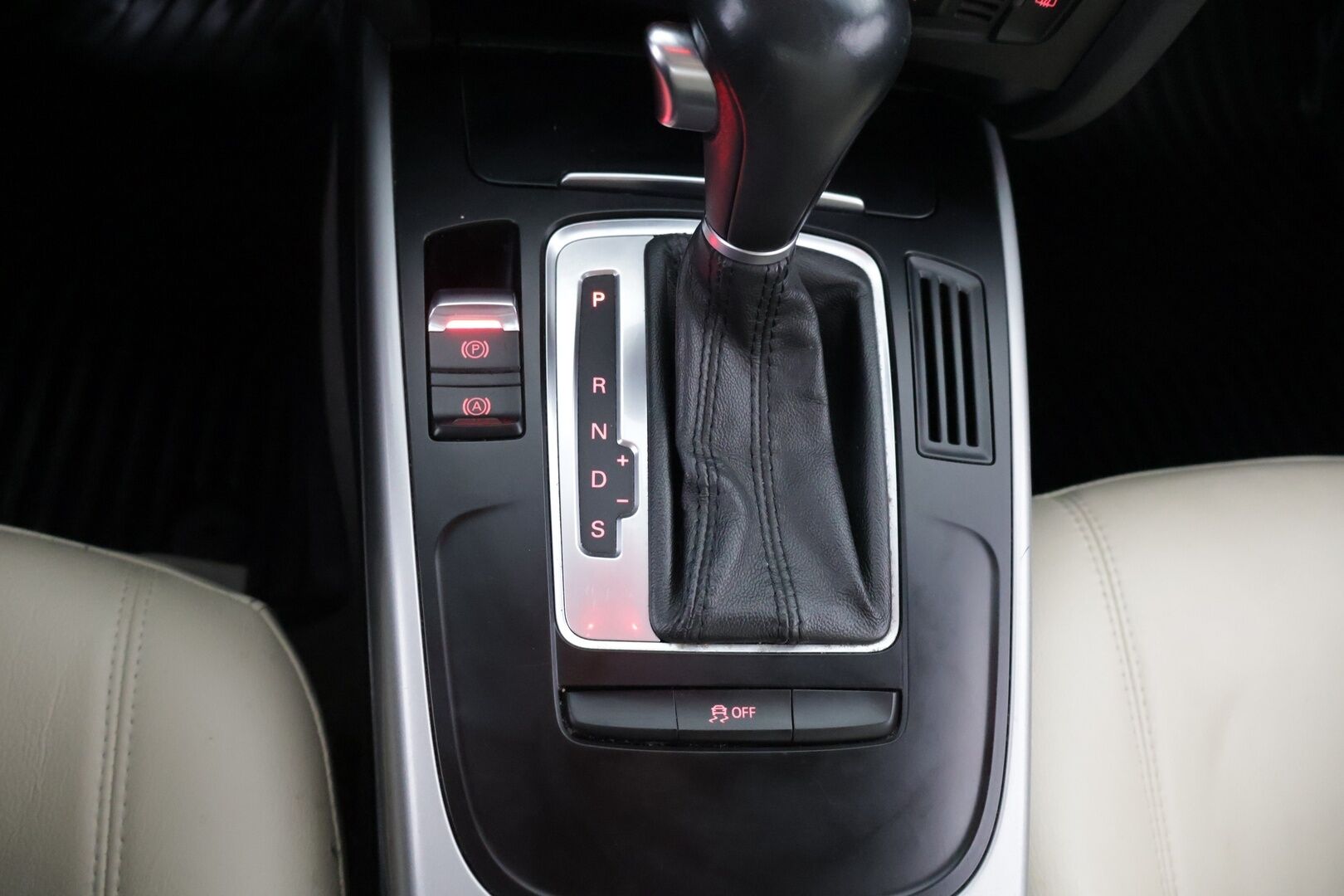 Audi A5 2011 Sportback Business 1,8 TFSI 118 kW multitronic-autom.** YritysOutlet - Myydään vain yrityksille - Juuri katsastettu | Suomi-auto | Webasto | Lohko | Vakkari | Xenon | Sporttipenkit | 2x Renkaat alumiinivanteilla
