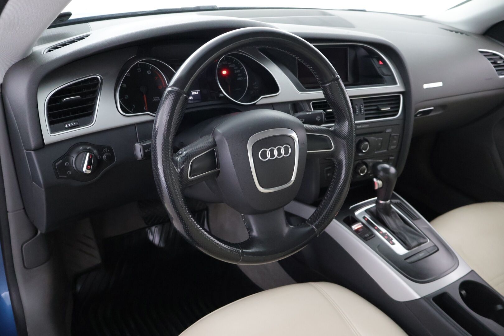 Audi A5 2011 Sportback Business 1,8 TFSI 118 kW multitronic-autom.** YritysOutlet - Myydään vain yrityksille - Juuri katsastettu | Suomi-auto | Webasto | Lohko | Vakkari | Xenon | Sporttipenkit | 2x Renkaat alumiinivanteilla