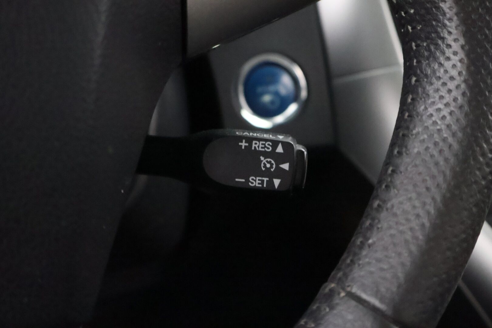 Toyota Auris 2011 1,8 HSD Linea Sol 5ov - Suomiauto / Vakkari / Lohko & Sisäpistoke / 2x Renkaat / Siisti / Juuri tullut Tampereelle!