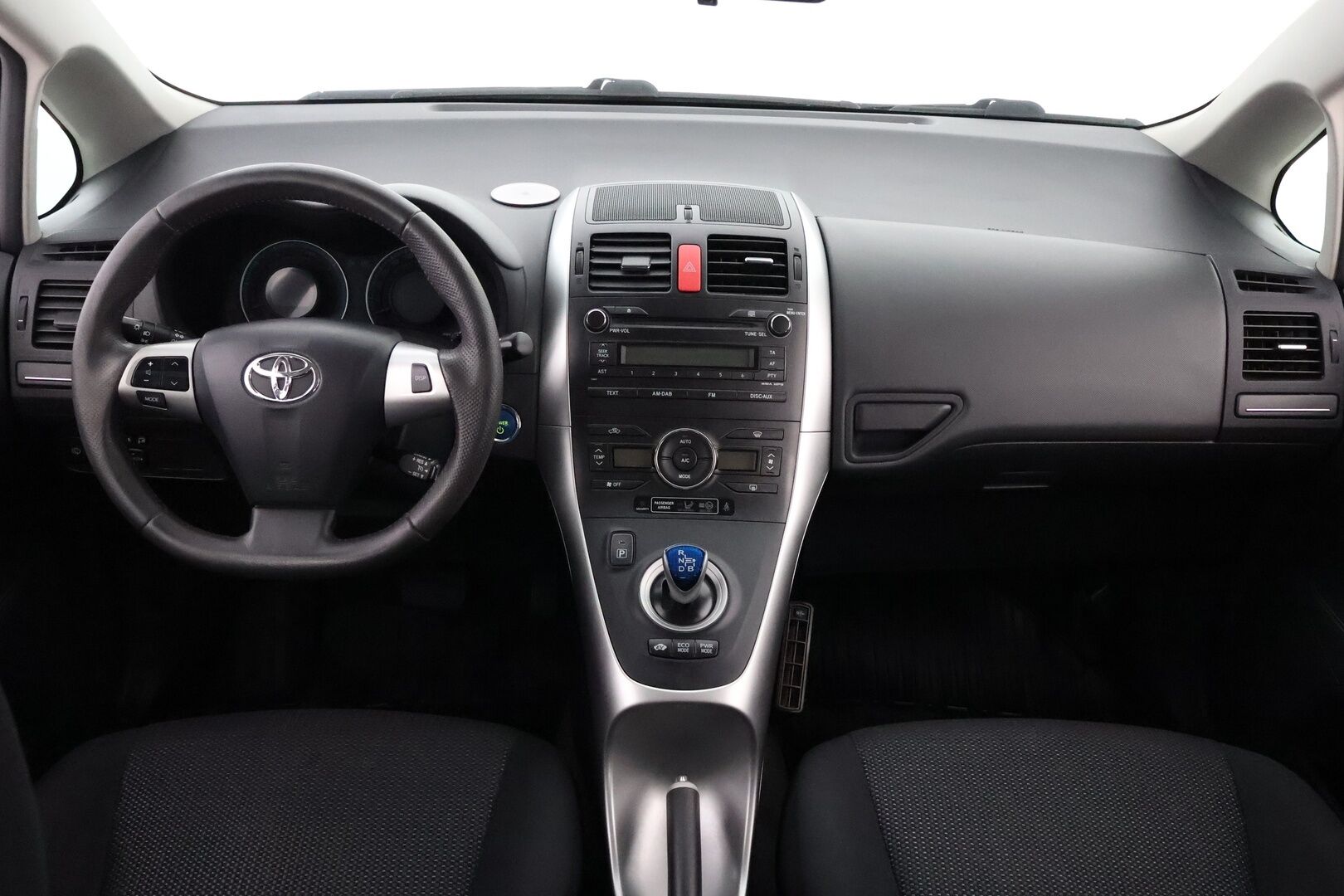 Toyota Auris 2011 1,8 HSD Linea Sol 5ov - Suomiauto / Vakkari / Lohko & Sisäpistoke / 2x Renkaat / Siisti / Juuri tullut Tampereelle!