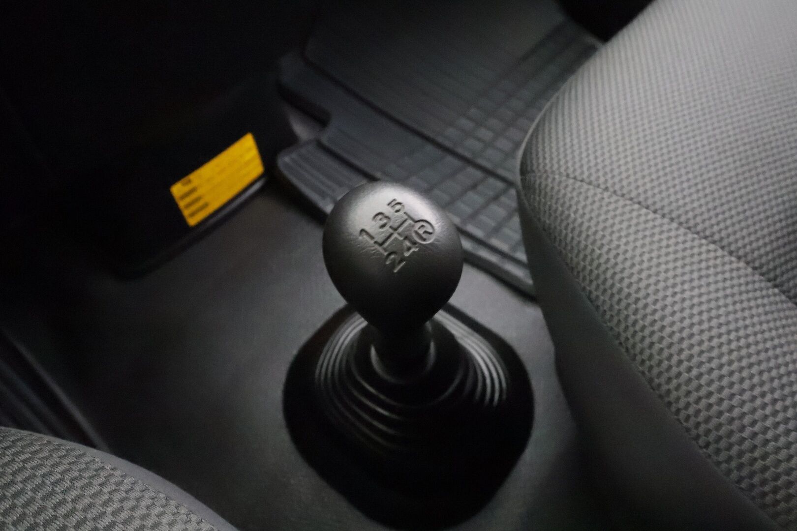 Toyota Hiace 2011 2,5 D-4D 95 4ov pitkä *Ilmastointi / Power Heater / Lohkolämmitin / Koukku * - Suomi-auto / Huippusiisti / Kahdet renkaat! / KATSO KILOMETRIT!