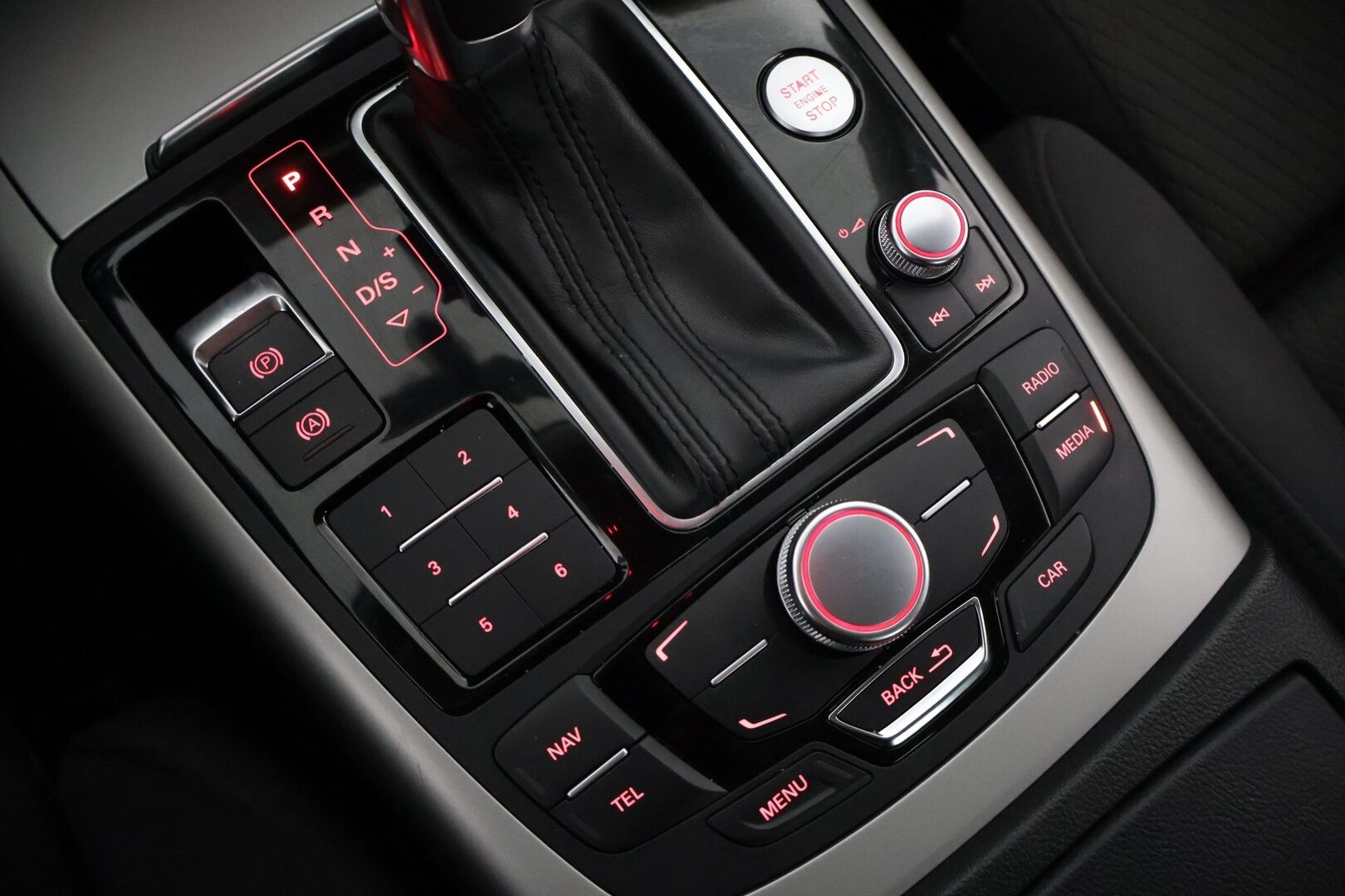 Audi A6 2012 Sedan 3,0 V6 TDI 150 kW quattro S tronic Start-Stop * / YritysOutlet - Myydään yrityksille / Vakkari / Tutkat / Taittuva vetokoukku / Lohkolämmitin / * - Myydään vain yrityksille / Ensimmäisellä omistajalla 14-vuotta ollut 3-litrainen Quattro / Säännöllisesti huollettu