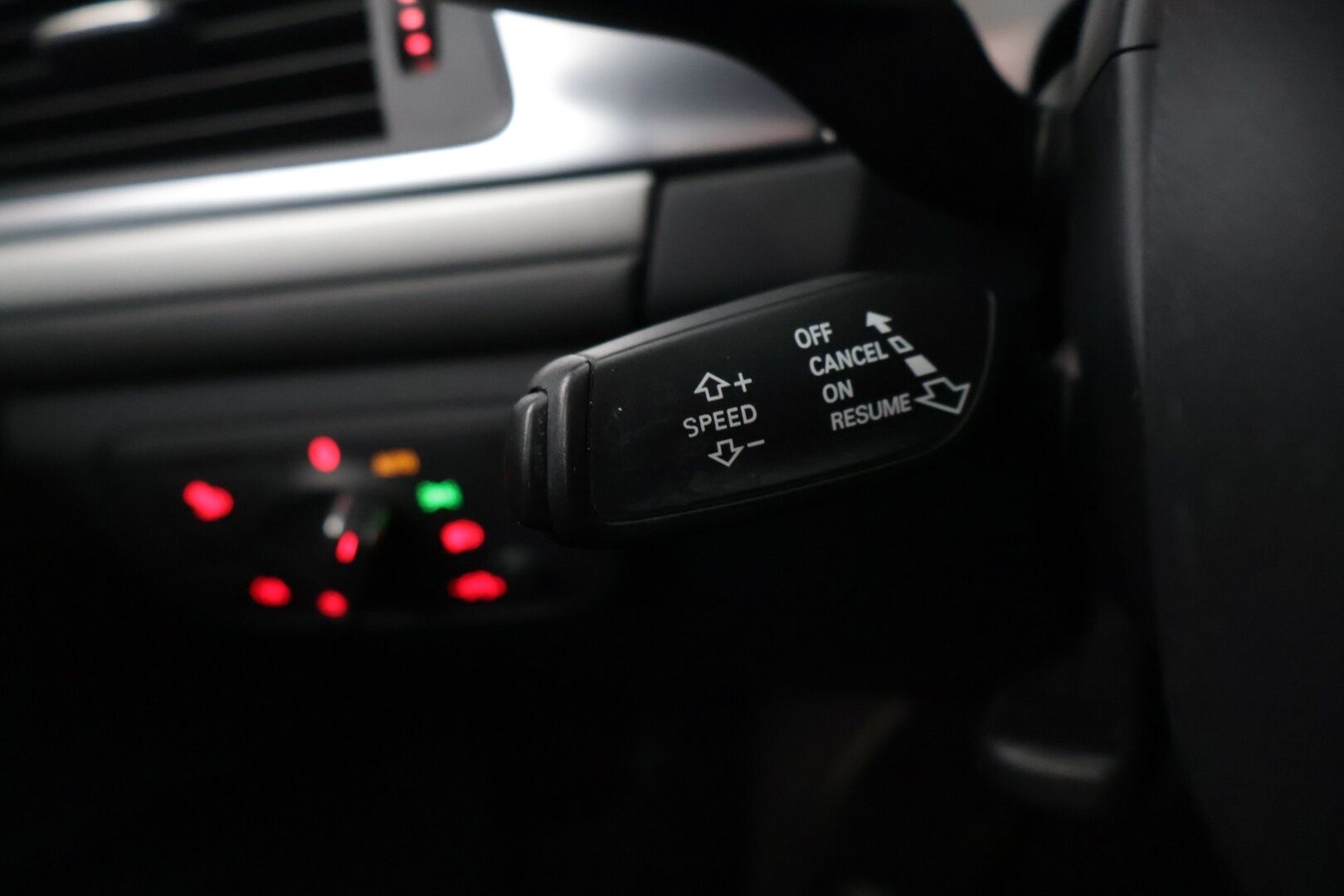 Audi A6 2012 Sedan 3,0 V6 TDI 150 kW quattro S tronic Start-Stop * / YritysOutlet - Myydään yrityksille / Vakkari / Tutkat / Taittuva vetokoukku / Lohkolämmitin / * - Myydään vain yrityksille / Ensimmäisellä omistajalla 14-vuotta ollut 3-litrainen Quattro / Säännöllisesti huollettu