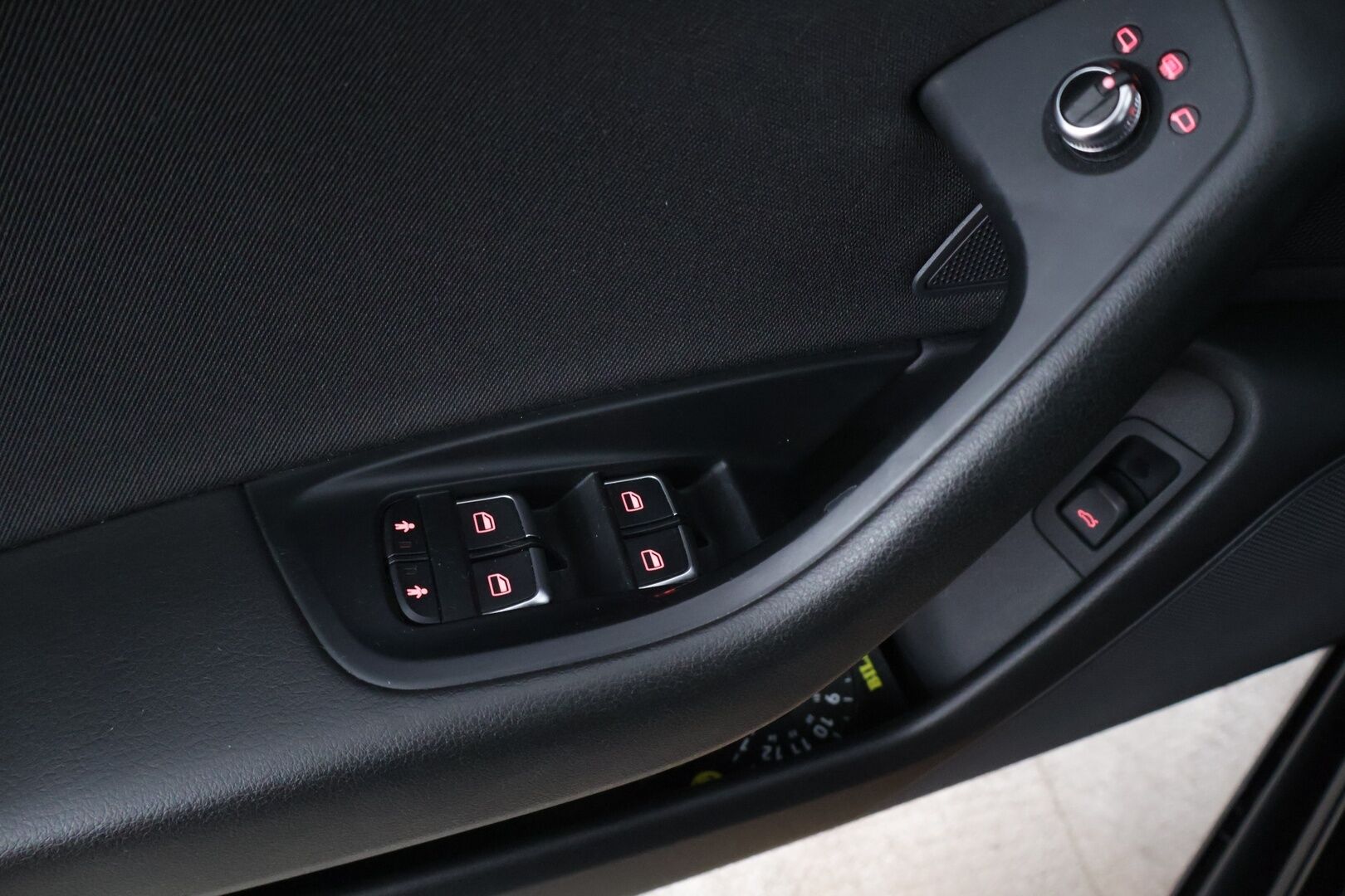 Audi A6 2012 Sedan 3,0 V6 TDI 150 kW quattro S tronic Start-Stop * / YritysOutlet - Myydään yrityksille / Vakkari / Tutkat / Taittuva vetokoukku / Lohkolämmitin / * - Myydään vain yrityksille / Ensimmäisellä omistajalla 14-vuotta ollut 3-litrainen Quattro / Säännöllisesti huollettu