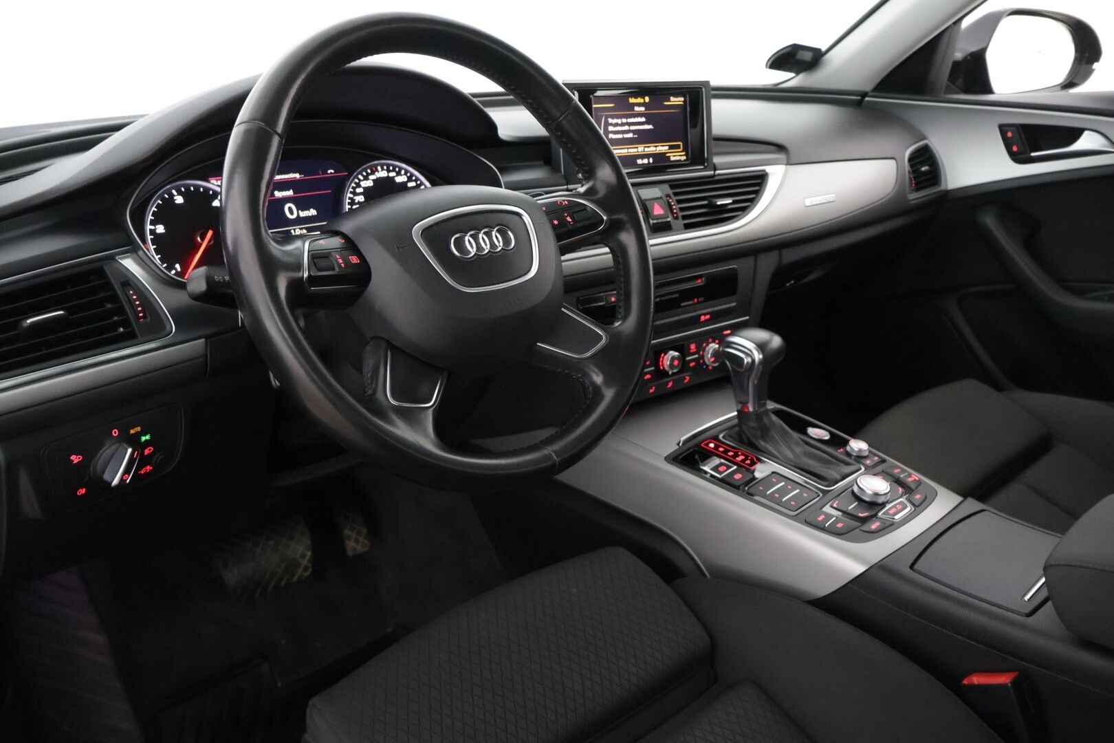 Audi A6 2012 Sedan 3,0 V6 TDI 150 kW quattro S tronic Start-Stop * / YritysOutlet - Myydään yrityksille / Vakkari / Tutkat / Taittuva vetokoukku / Lohkolämmitin / * - Myydään vain yrityksille / Ensimmäisellä omistajalla 14-vuotta ollut 3-litrainen Quattro / Säännöllisesti huollettu