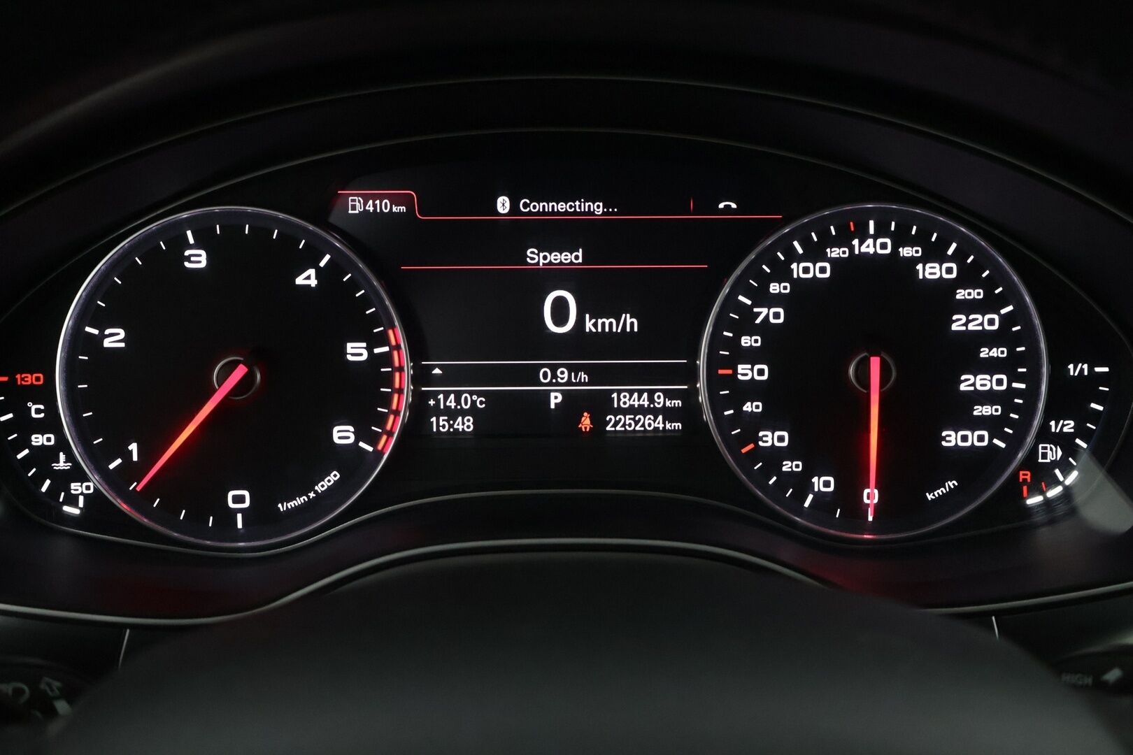 Audi A6 2012 Sedan 3,0 V6 TDI 150 kW quattro S tronic Start-Stop * / YritysOutlet - Myydään yrityksille / Vakkari / Tutkat / Taittuva vetokoukku / Lohkolämmitin / * - Myydään vain yrityksille / Ensimmäisellä omistajalla 14-vuotta ollut 3-litrainen Quattro / Säännöllisesti huollettu