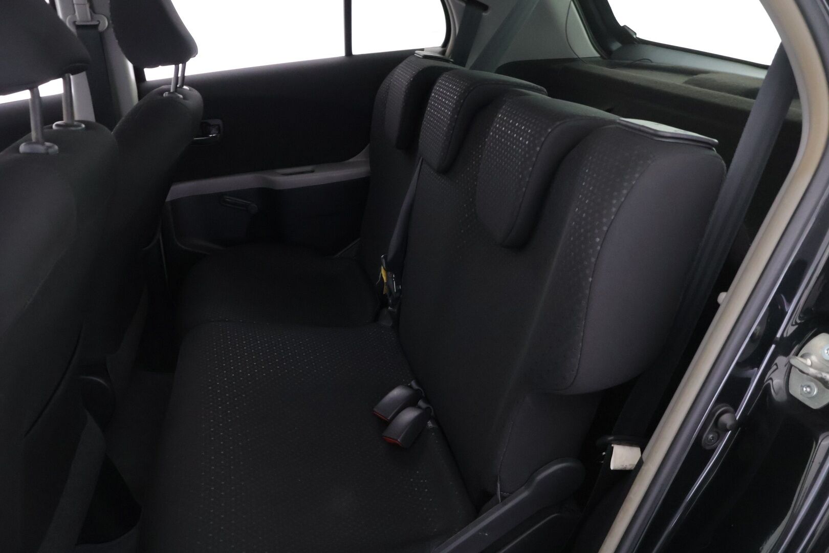 Toyota Yaris 2011 1,33 Dual VVT-i Stop & Start Edition 2011 5ov *Webasto / Lohko+Sisälämmitin / Ilmastointi / Kahdet renkaat * - Suomi-auto / Harvinainen Webasto kaukosäätimellä / Erittäin hienossa kunnossa oleva yksilö