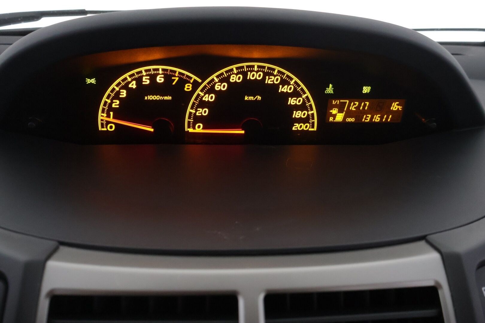 Toyota Yaris 2011 1,33 Dual VVT-i Stop & Start Edition 2011 5ov *Webasto / Lohko+Sisälämmitin / Ilmastointi / Kahdet renkaat * - Suomi-auto / Harvinainen Webasto kaukosäätimellä / Erittäin hienossa kunnossa oleva yksilö