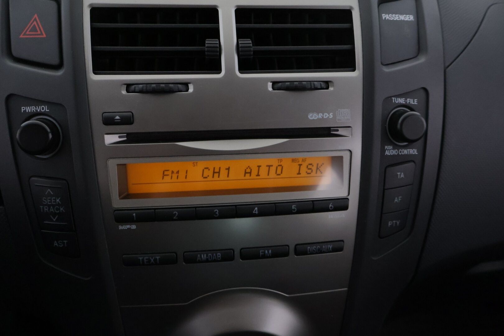 Toyota Yaris 2011 1,33 Dual VVT-i Stop & Start Edition 2011 5ov *Webasto / Lohko+Sisälämmitin / Ilmastointi / Kahdet renkaat * - Suomi-auto / Harvinainen Webasto kaukosäätimellä / Erittäin hienossa kunnossa oleva yksilö