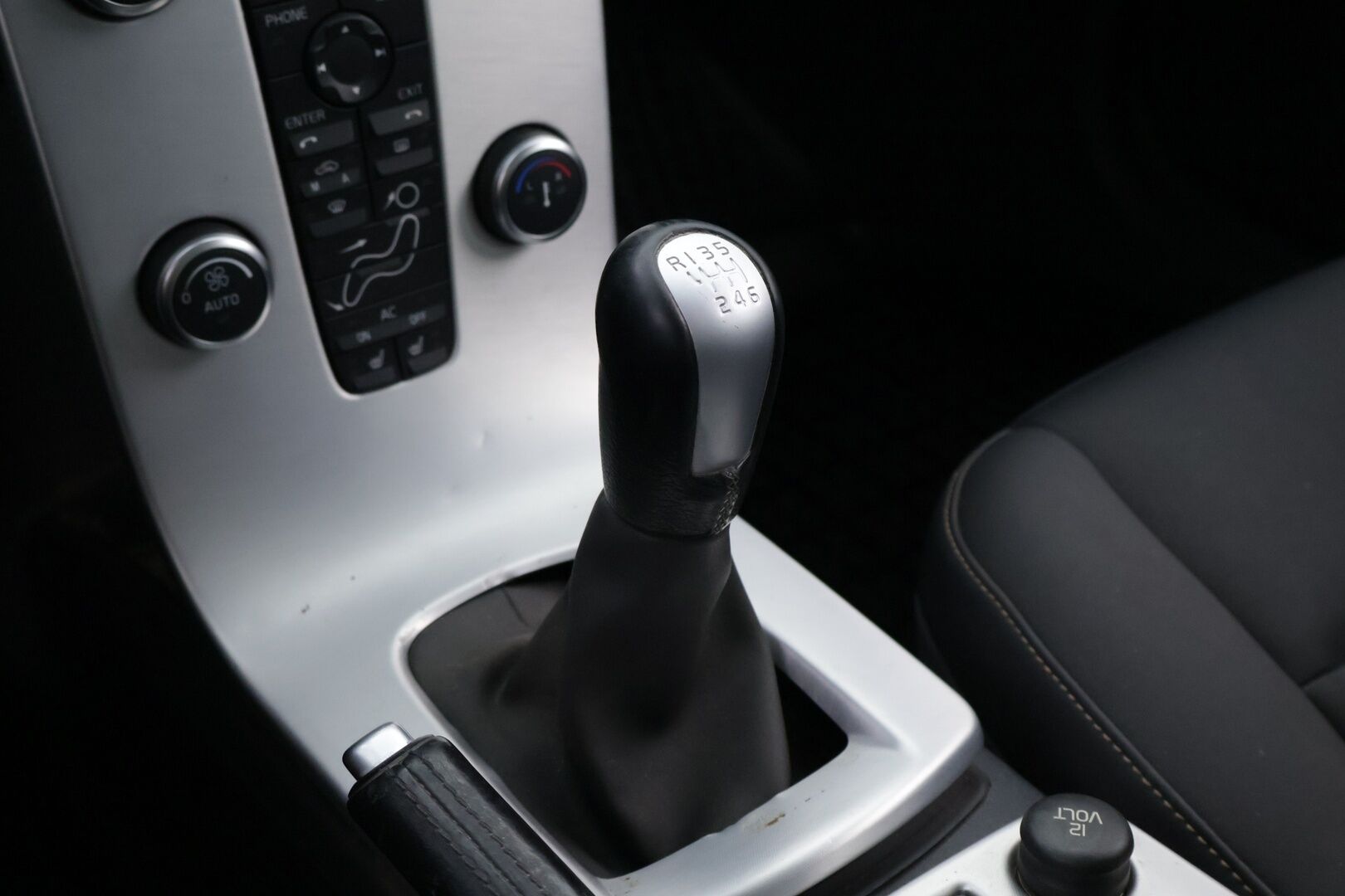 Volvo V50 2011 1,6D DRIVe S/S Classic- YritysOutlet - Myydään vain yrityksille - – Tämä auto myydään YritysOutlet -valikoimasta vain yritykselle