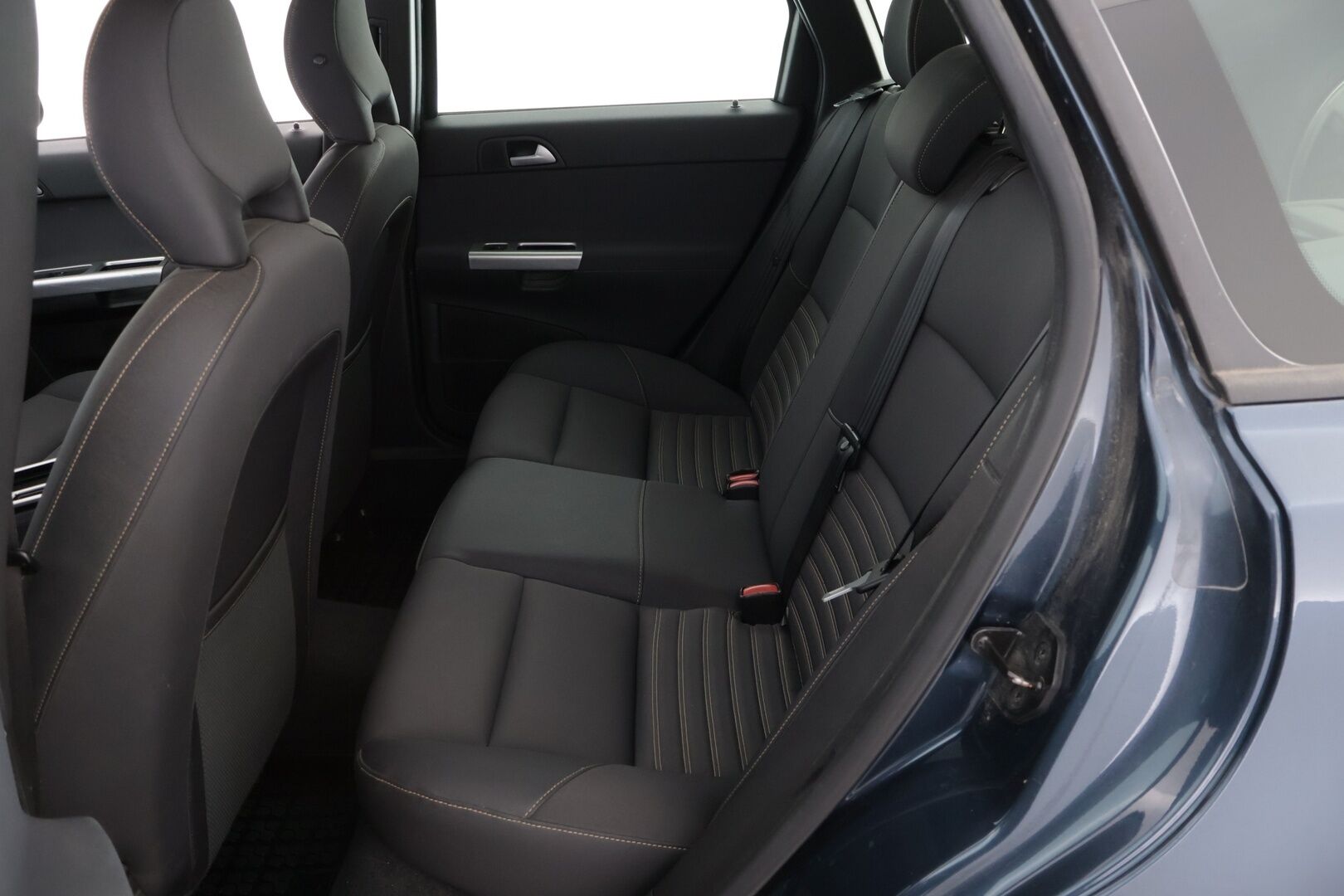 Volvo V50 2011 1,6D DRIVe S/S Classic- YritysOutlet - Myydään vain yrityksille - – Tämä auto myydään YritysOutlet -valikoimasta vain yritykselle