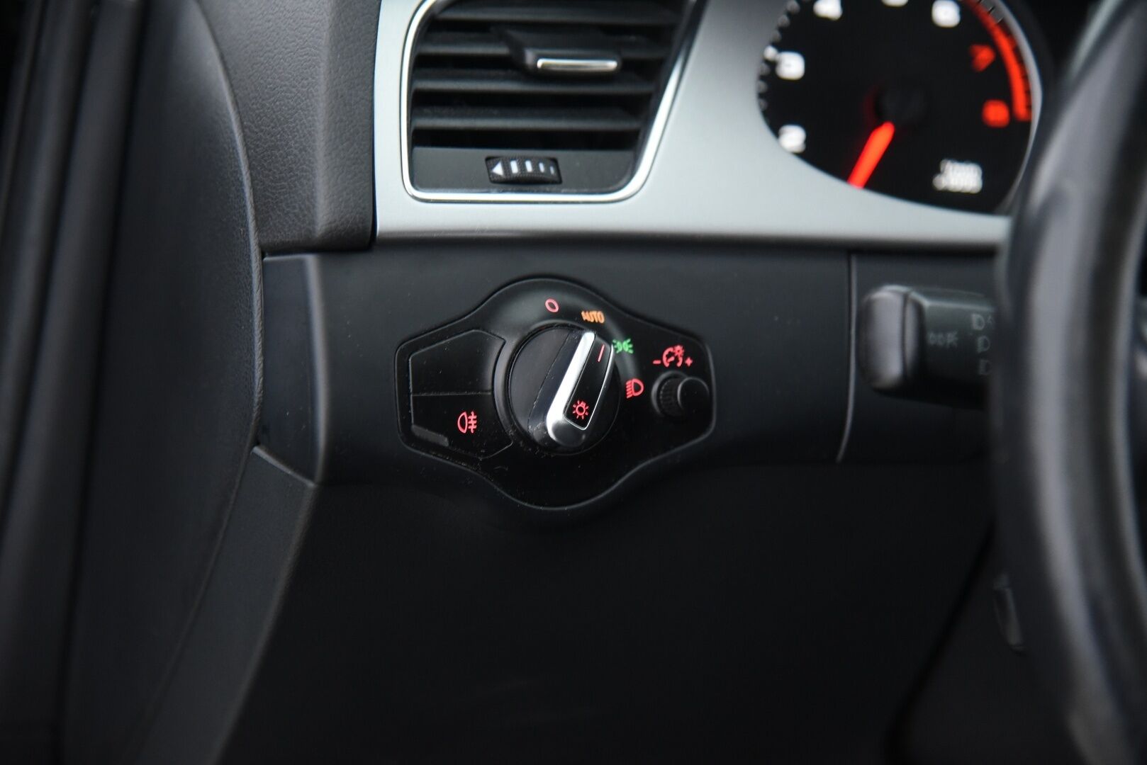 Audi A4 2011 Sedan 1,8 TFSI multitronic Business Plus / Myydään huutokaupat.com:issa! - Myydään huutokaupat.com:issa!