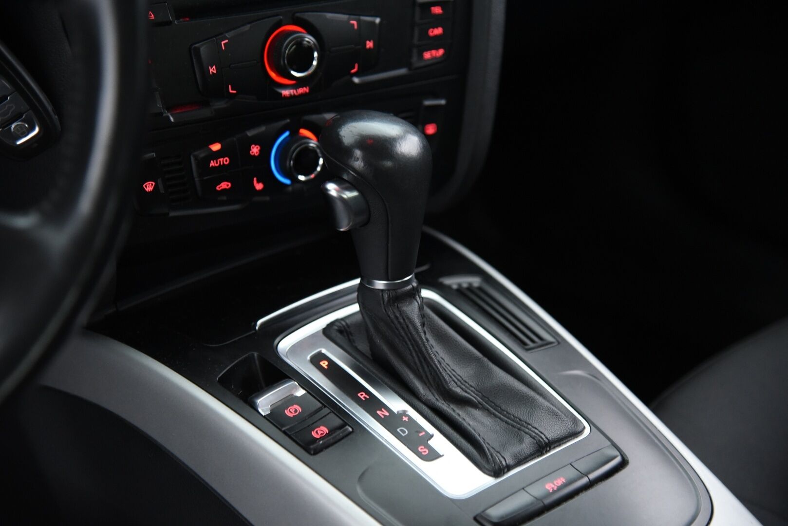 Audi A4 2011 Sedan 1,8 TFSI multitronic Business Plus / Myydään huutokaupat.com:issa! - Myydään huutokaupat.com:issa!