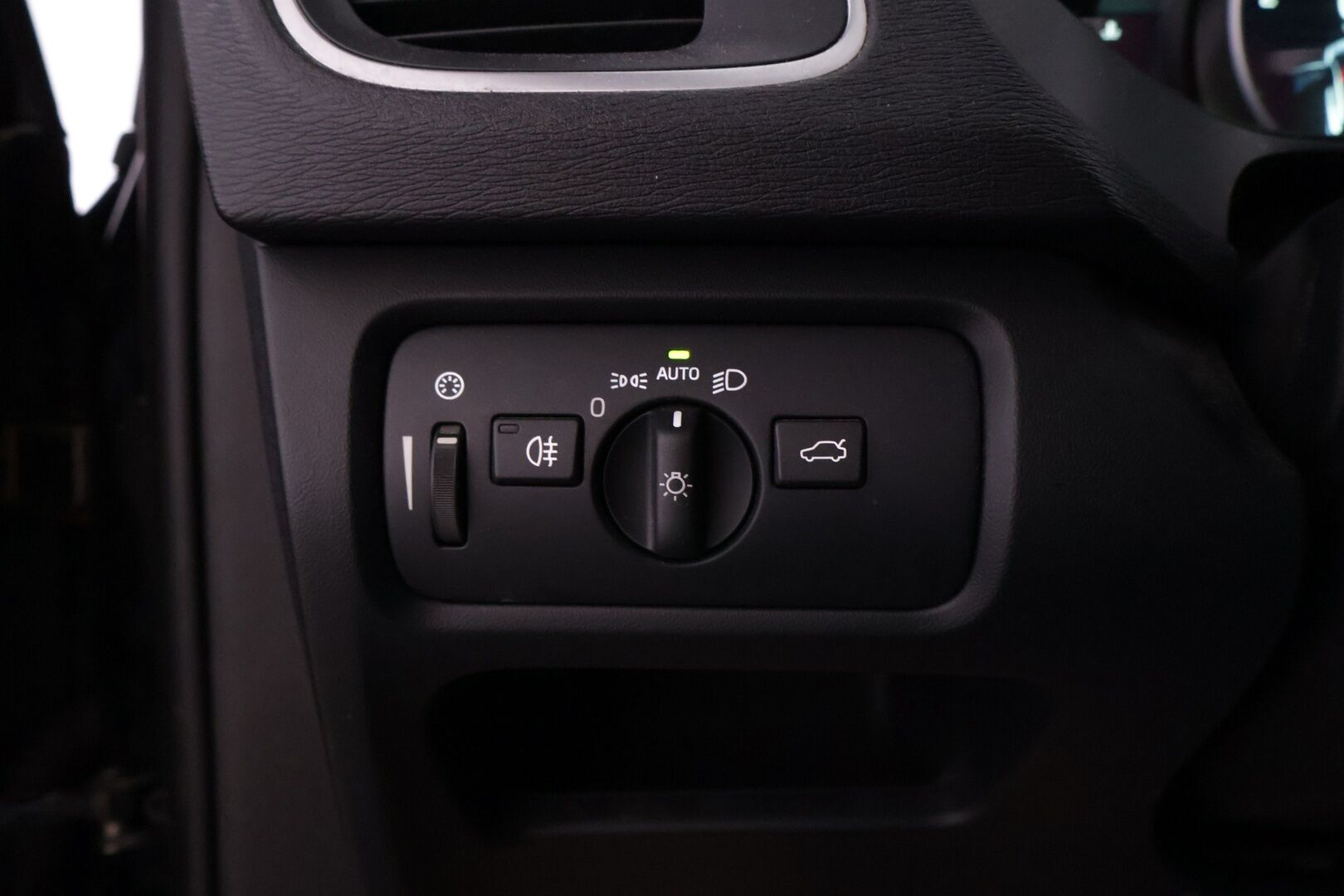Volvo V40 2014 D2 Business aut *Myydään Huutokaupat.com*