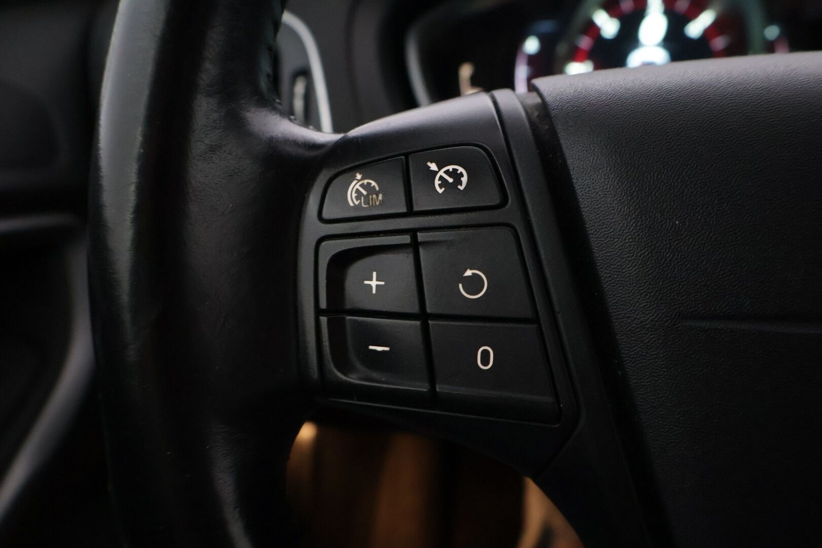 Volvo V40 2014 D2 Business aut *Myydään Huutokaupat.com*