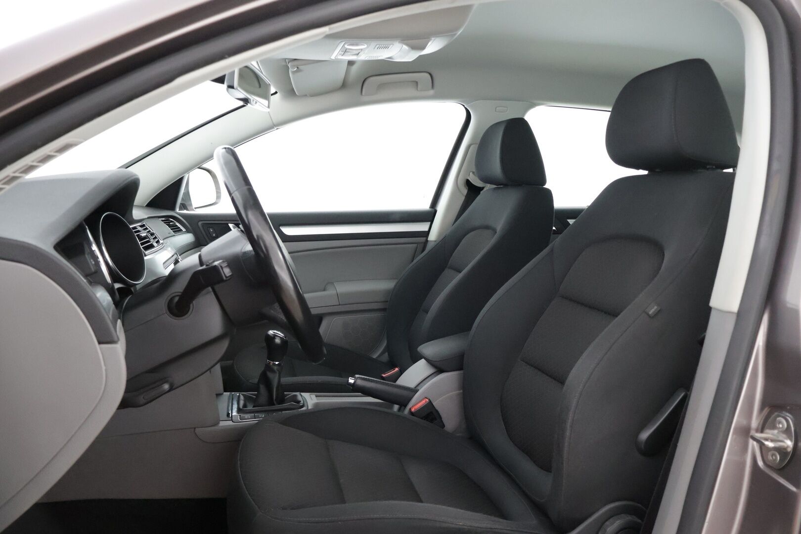 Skoda Superb 2014 2,0 TDI 170 Ambition * Webasto / Tutka / Xenon-ajovalot / Vakkari * - * 2-omisteinen Suomi-auto / 2x hyvät renkaat ja vanteet / Säännöllisesti huollettu ja juuri katsastettu *
