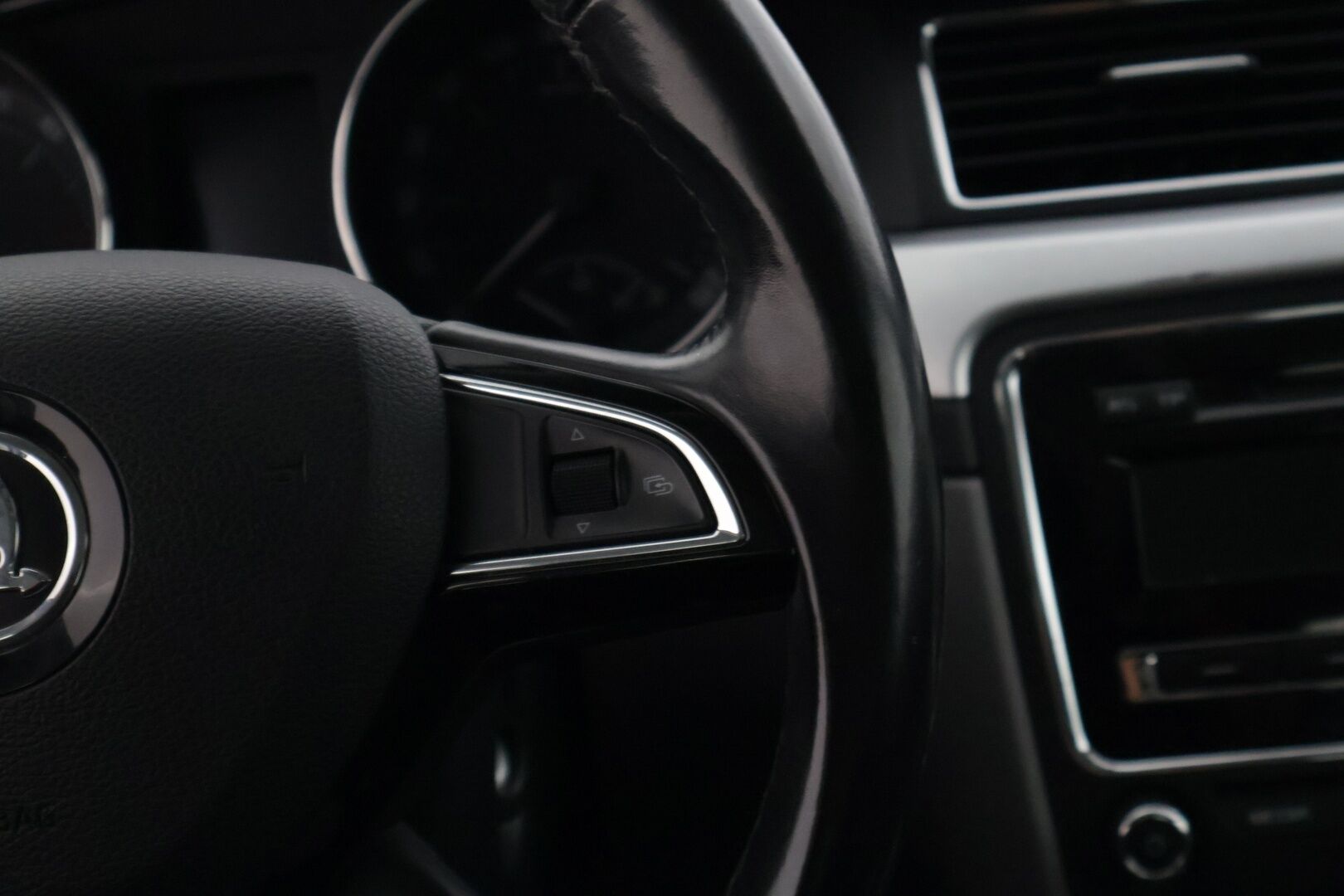 Skoda Superb 2014 2,0 TDI 170 Ambition * Webasto / Tutka / Xenon-ajovalot / Vakkari * - * 2-omisteinen Suomi-auto / 2x hyvät renkaat ja vanteet / Säännöllisesti huollettu ja juuri katsastettu *