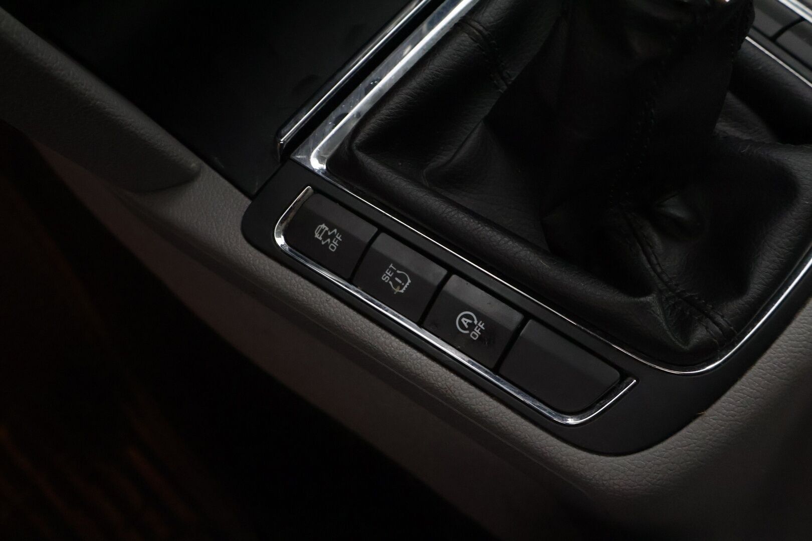 Skoda Superb 2014 2,0 TDI 170 Ambition * Webasto / Tutka / Xenon-ajovalot / Vakkari * - * 2-omisteinen Suomi-auto / 2x hyvät renkaat ja vanteet / Säännöllisesti huollettu ja juuri katsastettu *