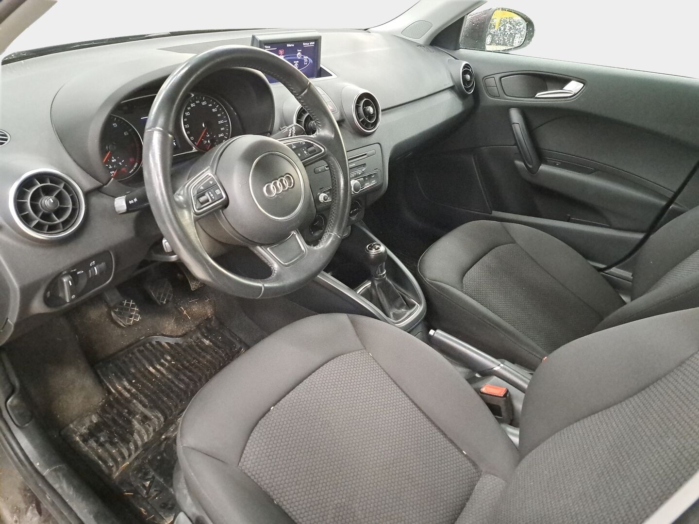 Audi A1 2013 Comfort Attraction 1,2 TFSI Start-Stop * Vakkari / Xenon / Bluetooth / Lohkolämmitin * - Suomi-auto / Kahdet renkaat - HULLUT BLACKWEEK JATKOT - KORKOTARJOUS 2,49%