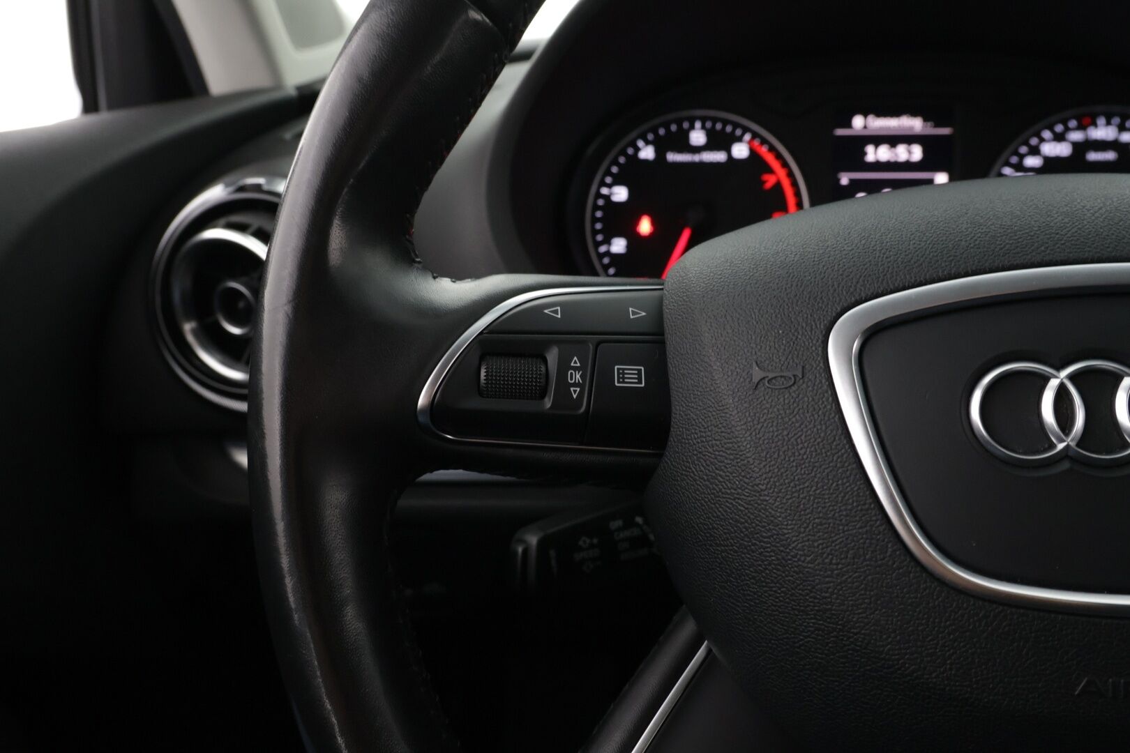 Audi A3 2014 Sedan Business 1,4 TFSI 92 kW * Suomi-auto / Vakkari / Lohko / Start-stop / Parkkitutka *