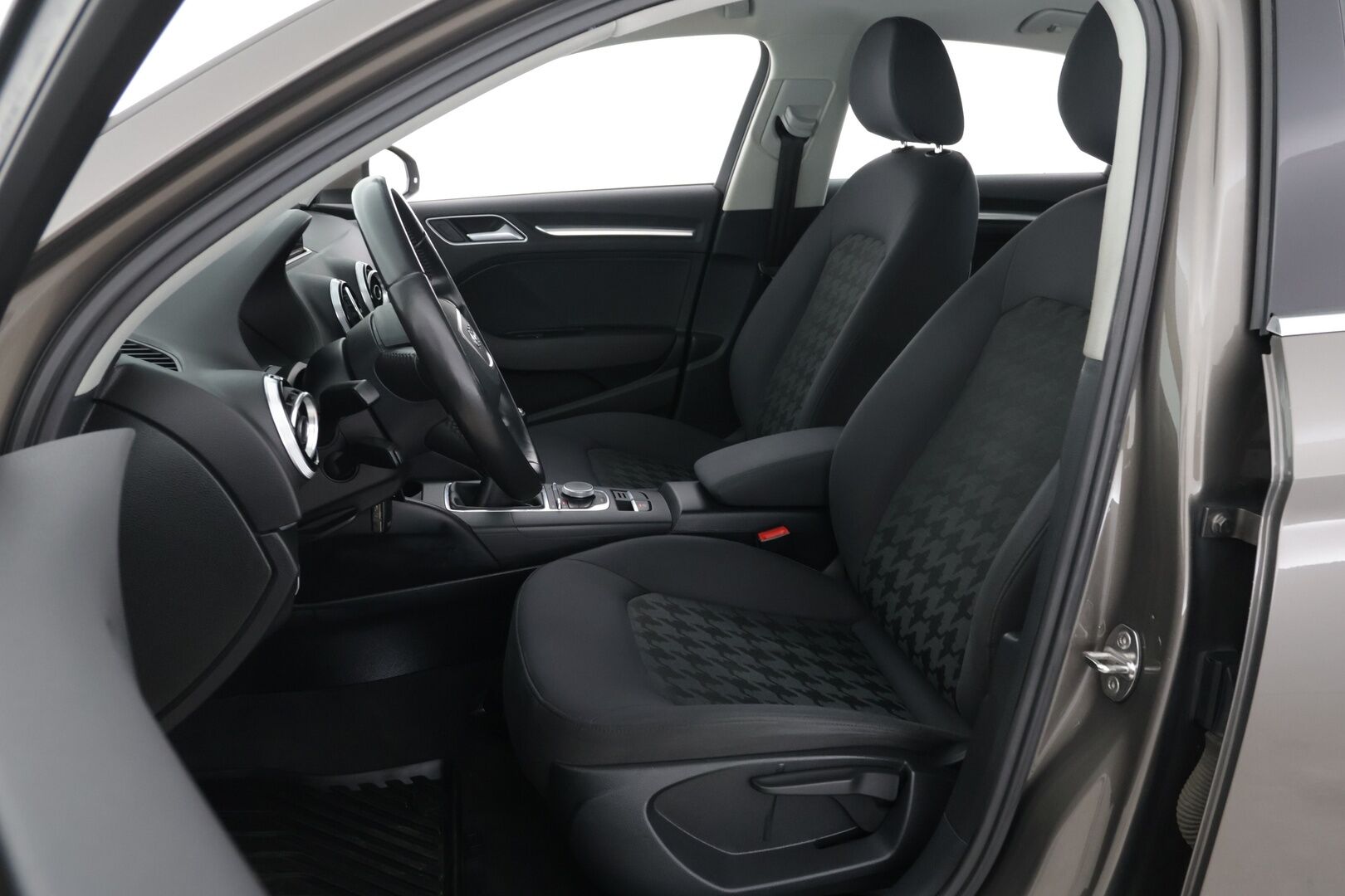 Audi A3 2014 Sedan Business 1,4 TFSI 92 kW * Suomi-auto / Vakkari / Lohko / Start-stop / Parkkitutka *