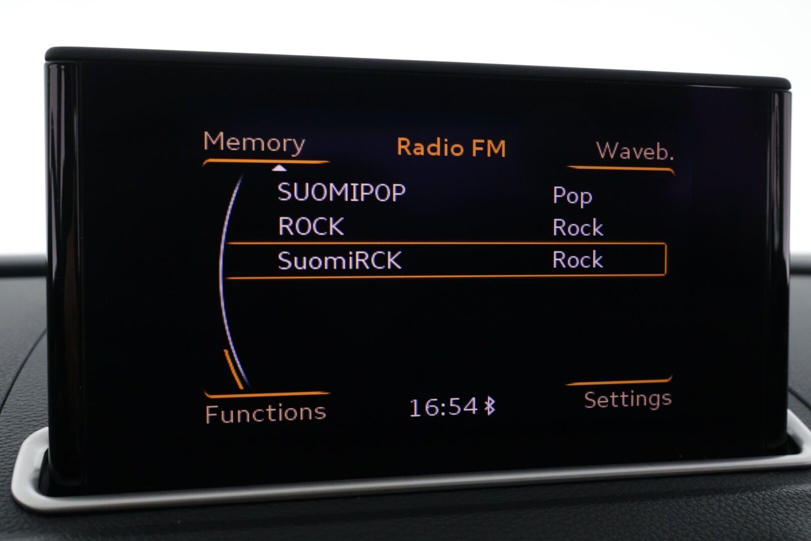 Audi A3 2014 Sedan Business 1,4 TFSI 92 kW * Suomi-auto / Vakkari / Lohko / Start-stop / Parkkitutka *